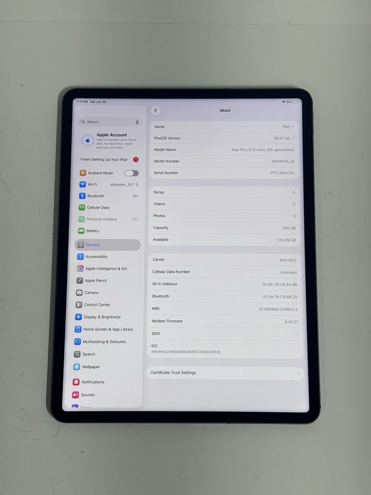 Apple iPad Pro 12.9 5th Generation – 256GB – Space Gray (Cellular) A2379 Good