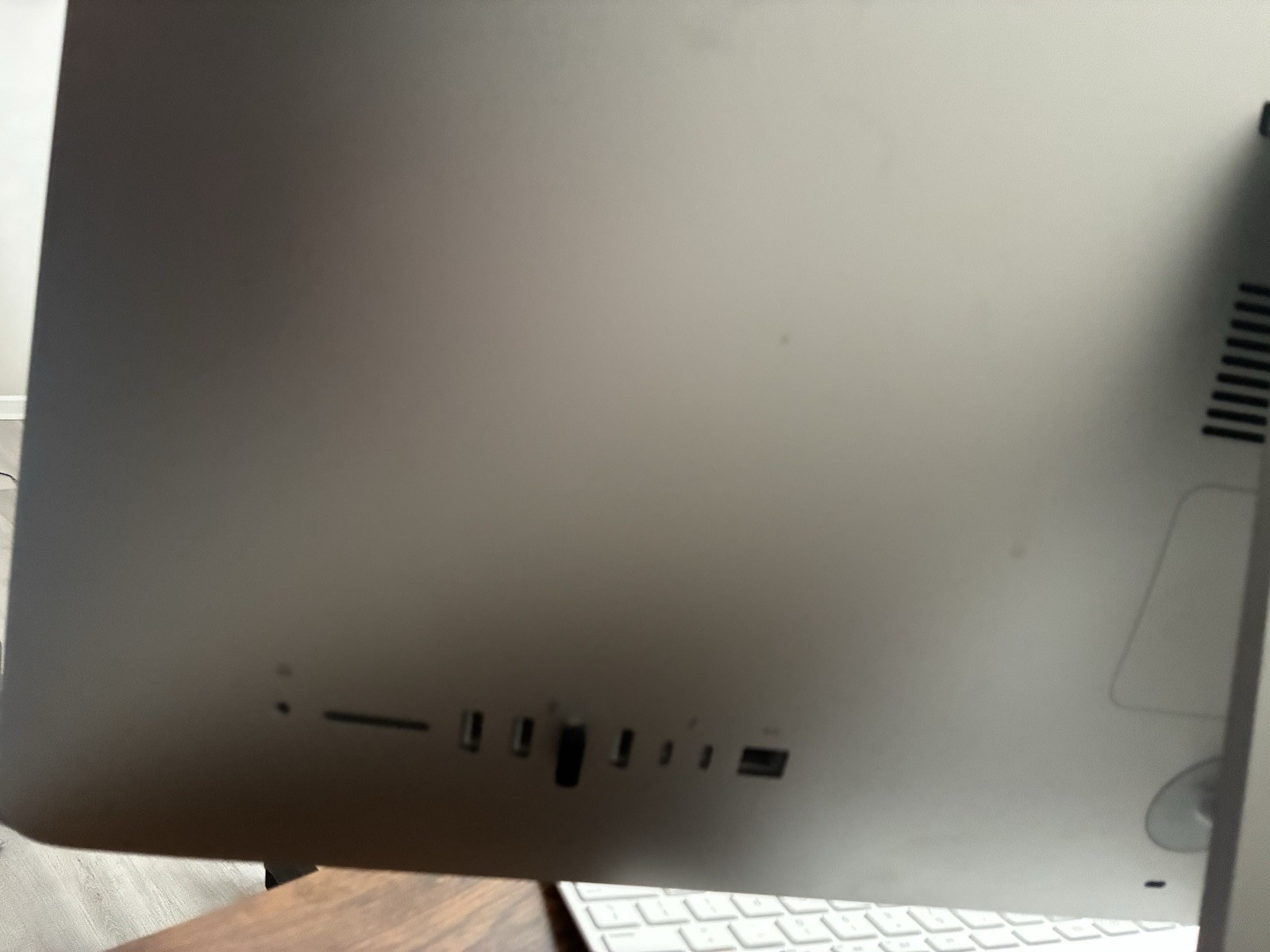 Apple iMac (256GB Storage,6 CORE I5, 3.1 GHz, 8GB)Silver (2020) macOS Tahoe 26.6