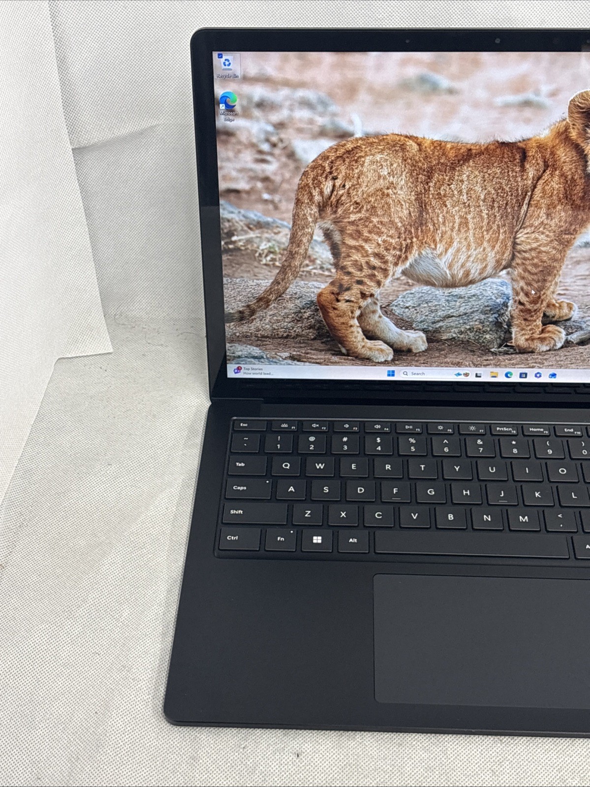 Microsoft Surface Laptop 5 13.5” (512GB, Intel Core i7 12th, 16GB RAM) – Black