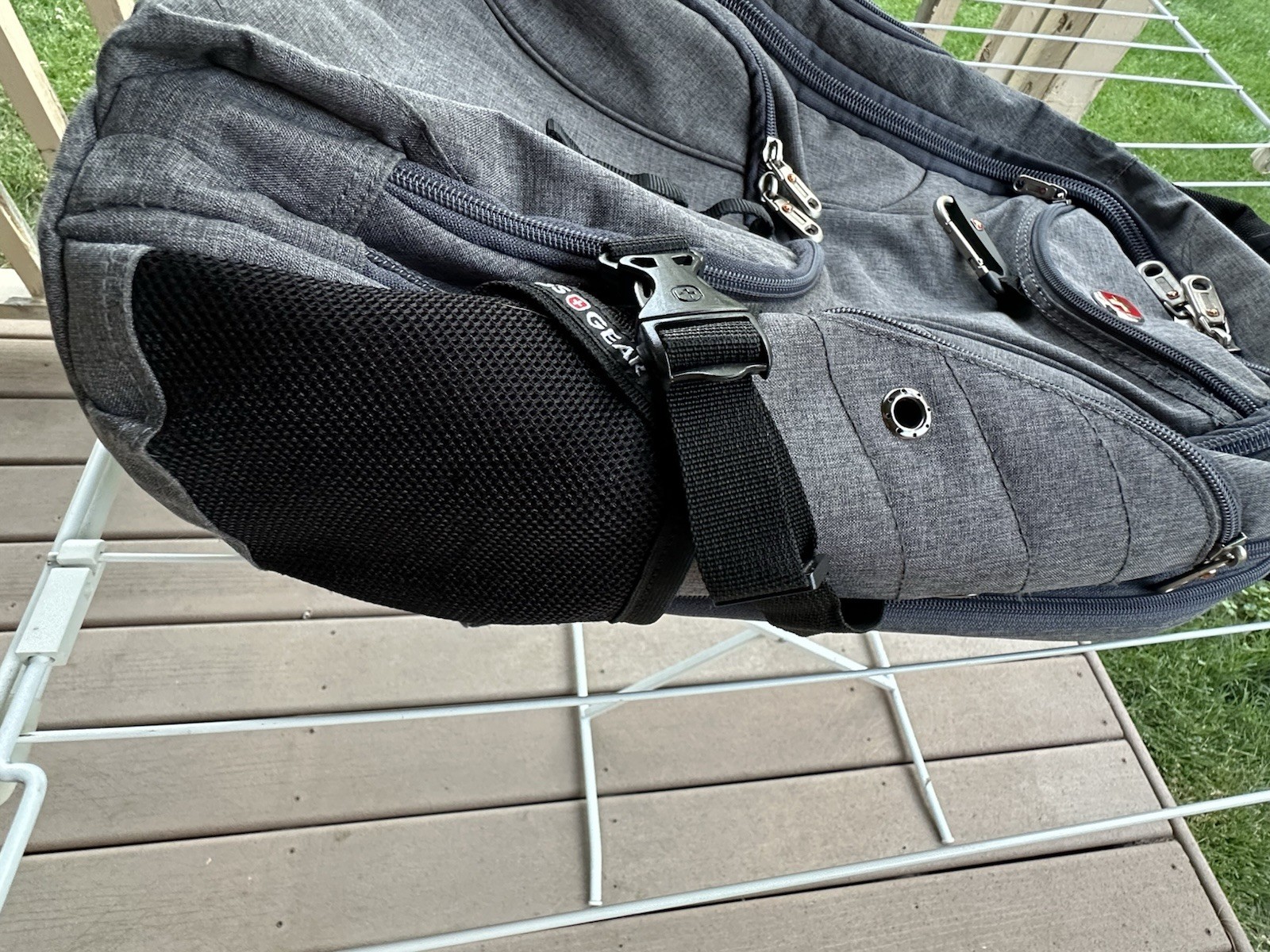 SwissGear 1900 Scansmart TSA Friendly 17 Inch Laptop Backpack – Gray/Heather