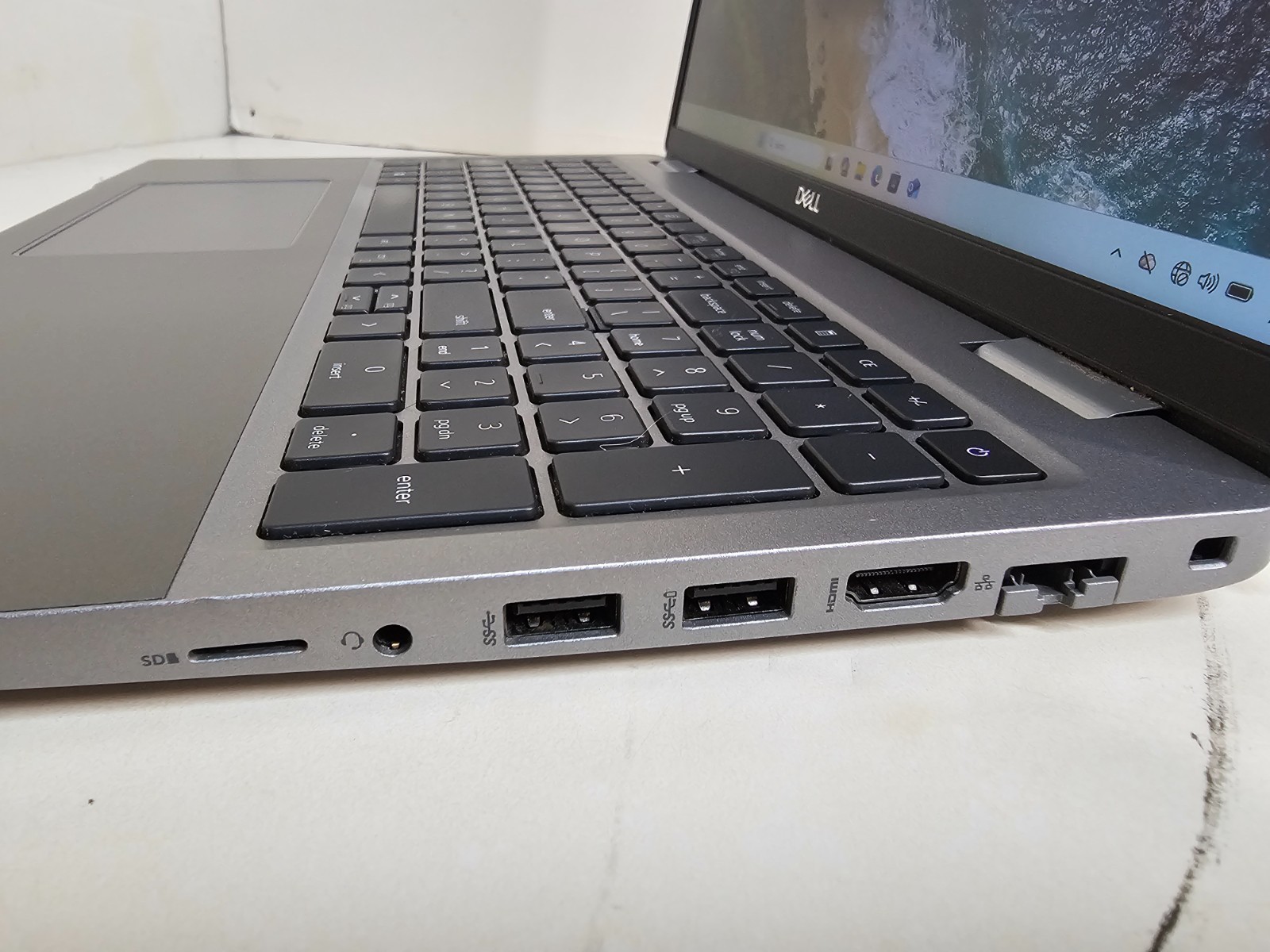 Dell Latitude 5520 Laptop – 2.6 GHz i5-1145G7 16GB 512GB 15.6″ Touchscreen SP12