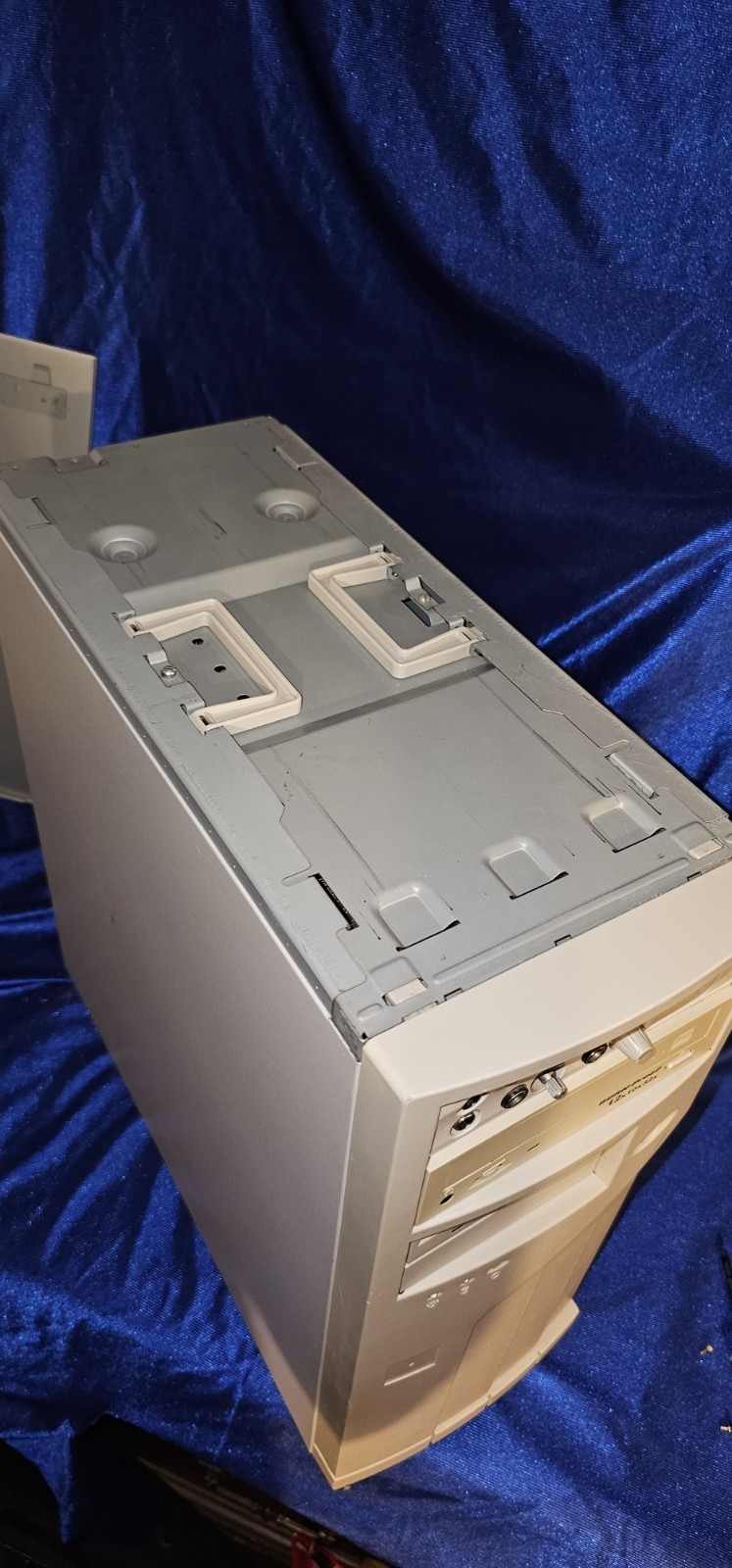 RARE! Beige Tower Sleeper PC Intel Pentium II ATX with carry handles