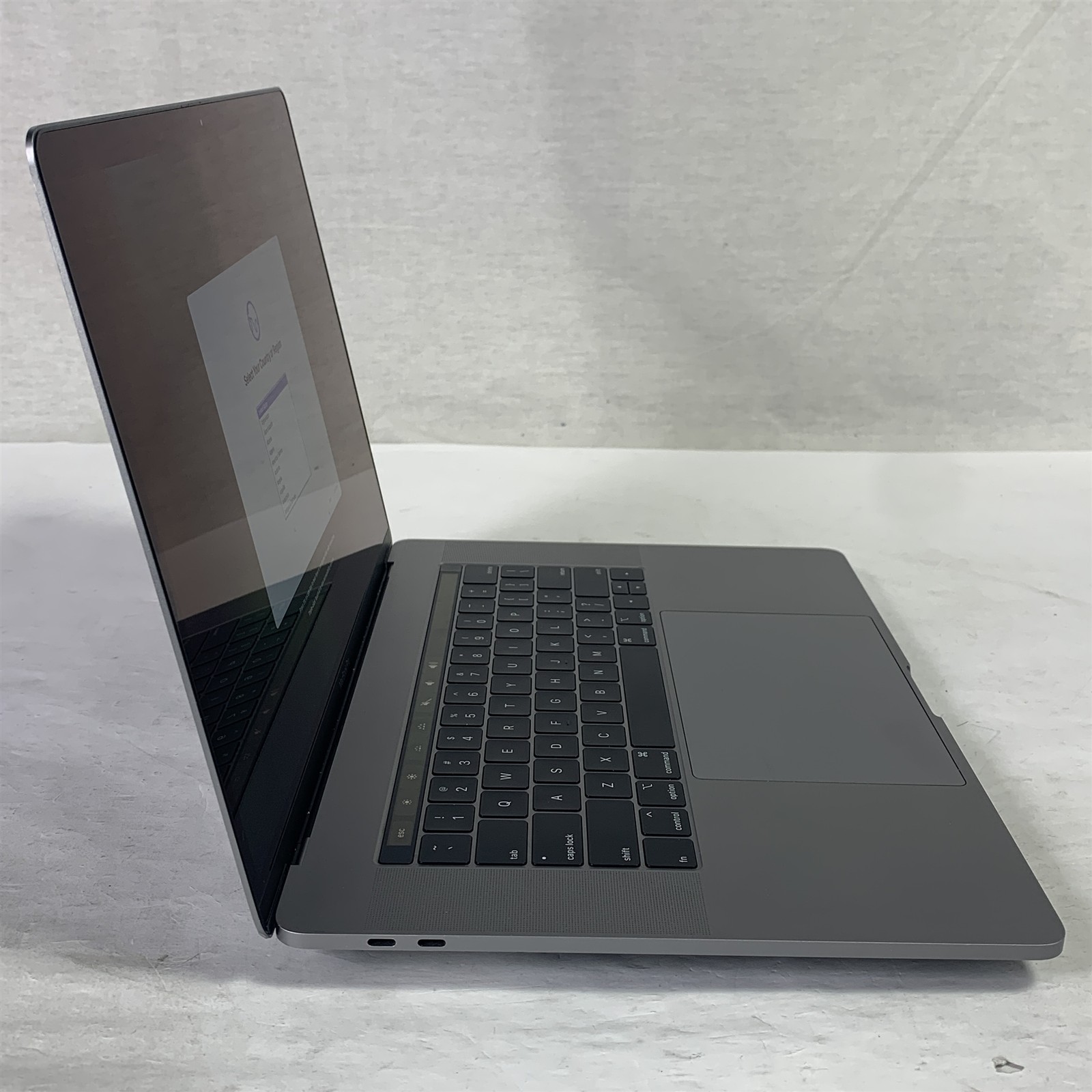 Apple MacBook Pro A1990 15″ 2019 Laptop Oct Core i9-9980HK 2.4GHz 16GB 500GB SSD