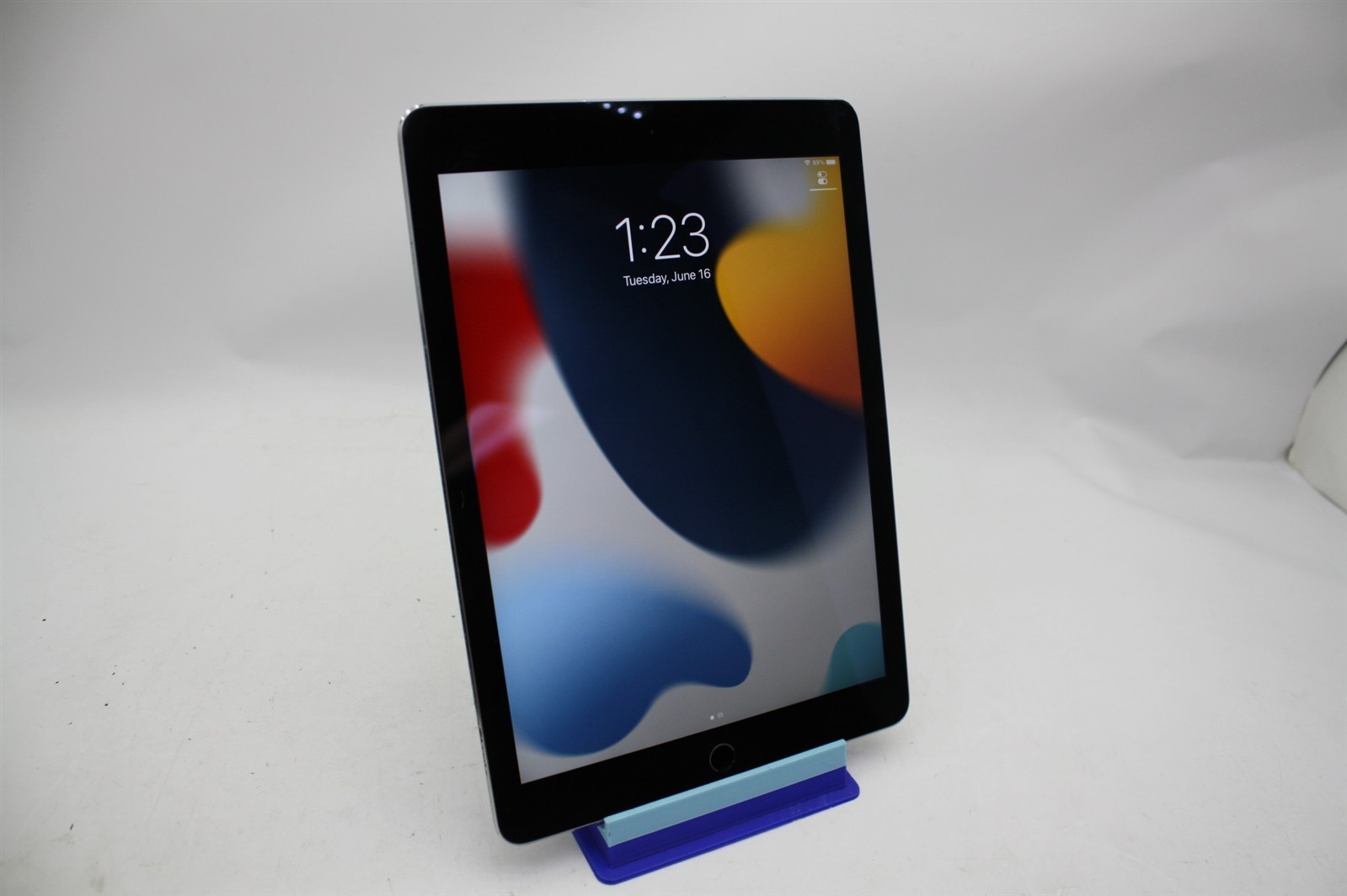 9.7″Apple iPad Air 2 Gray A1566 iOS 15.8 64GB Wi-Fi Only