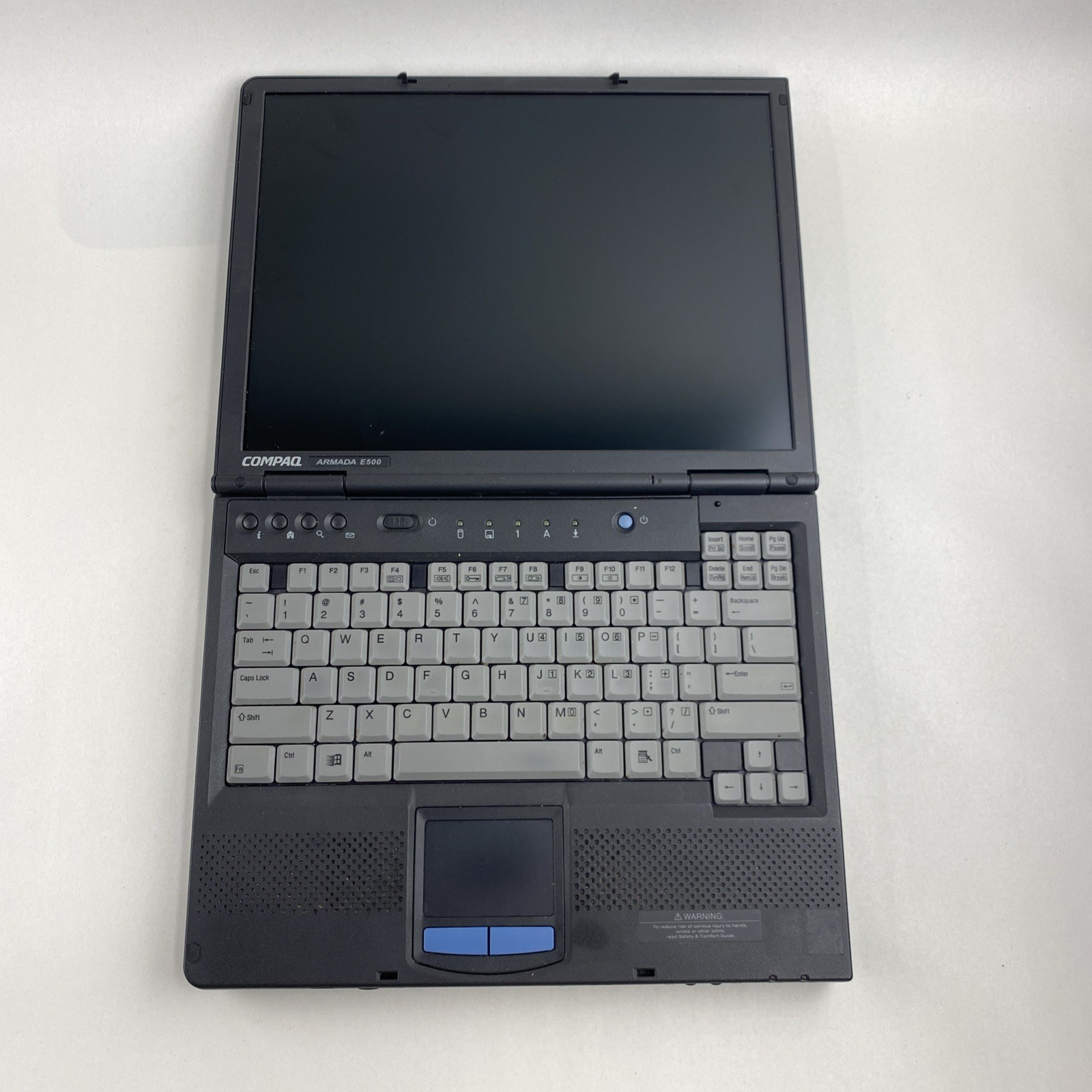 Compaq Armada E500 Intel Pentium III 0.70GHz 128MB RAM 14″ No Battery No HDD/OS