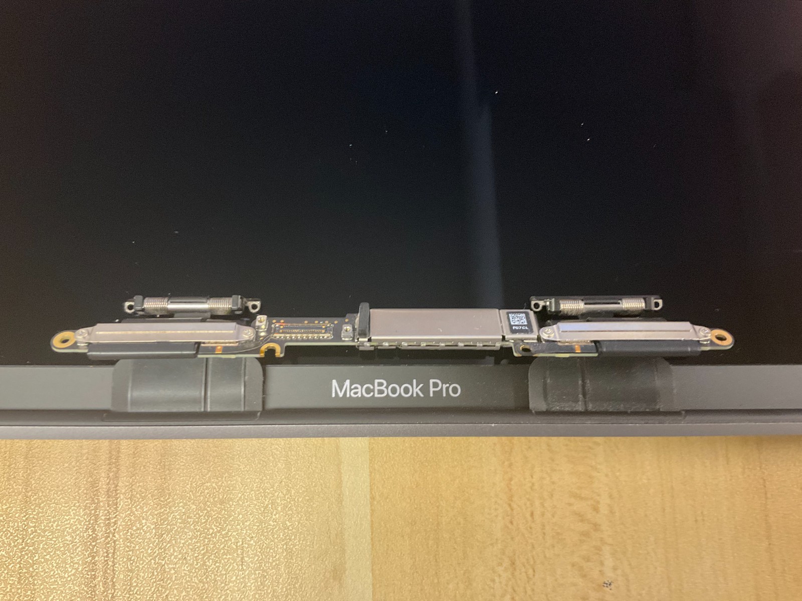16″ Apple MacBook Pro 2019 Space Gray Full Display LCD Assembly A2141 | B Grade