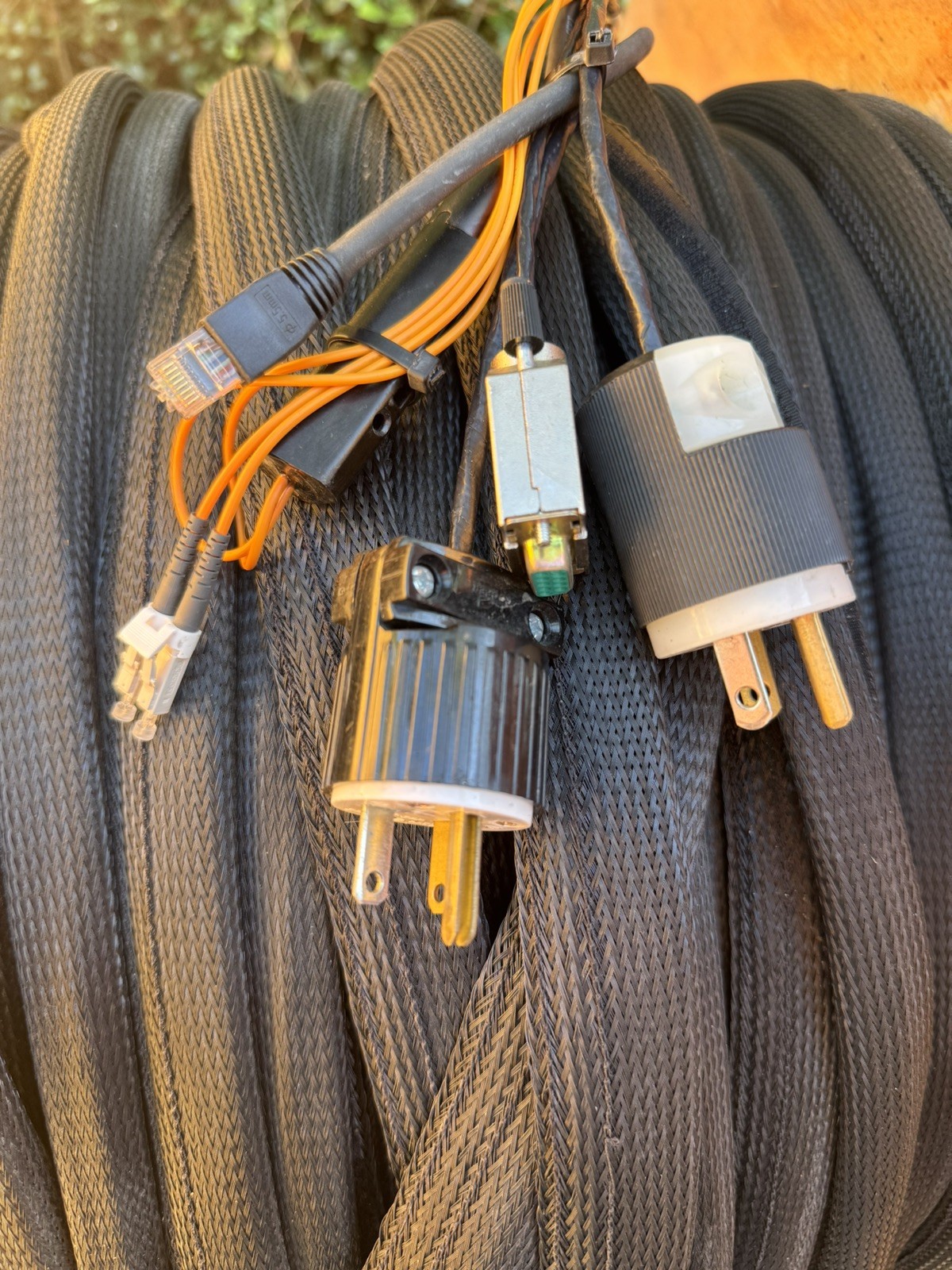 500’ Hybrid/Composite Cable (Ethernet CAT6, Fiber Optic, VGA, 125V 20Amp 5-20P)