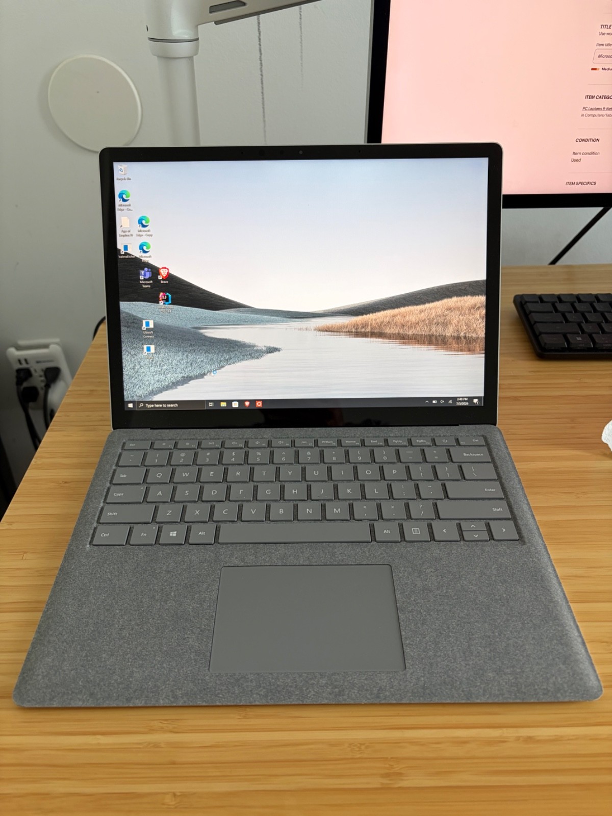 Microsoft Surface Laptop 13.5″ 256GB i5-7300U, Platinum