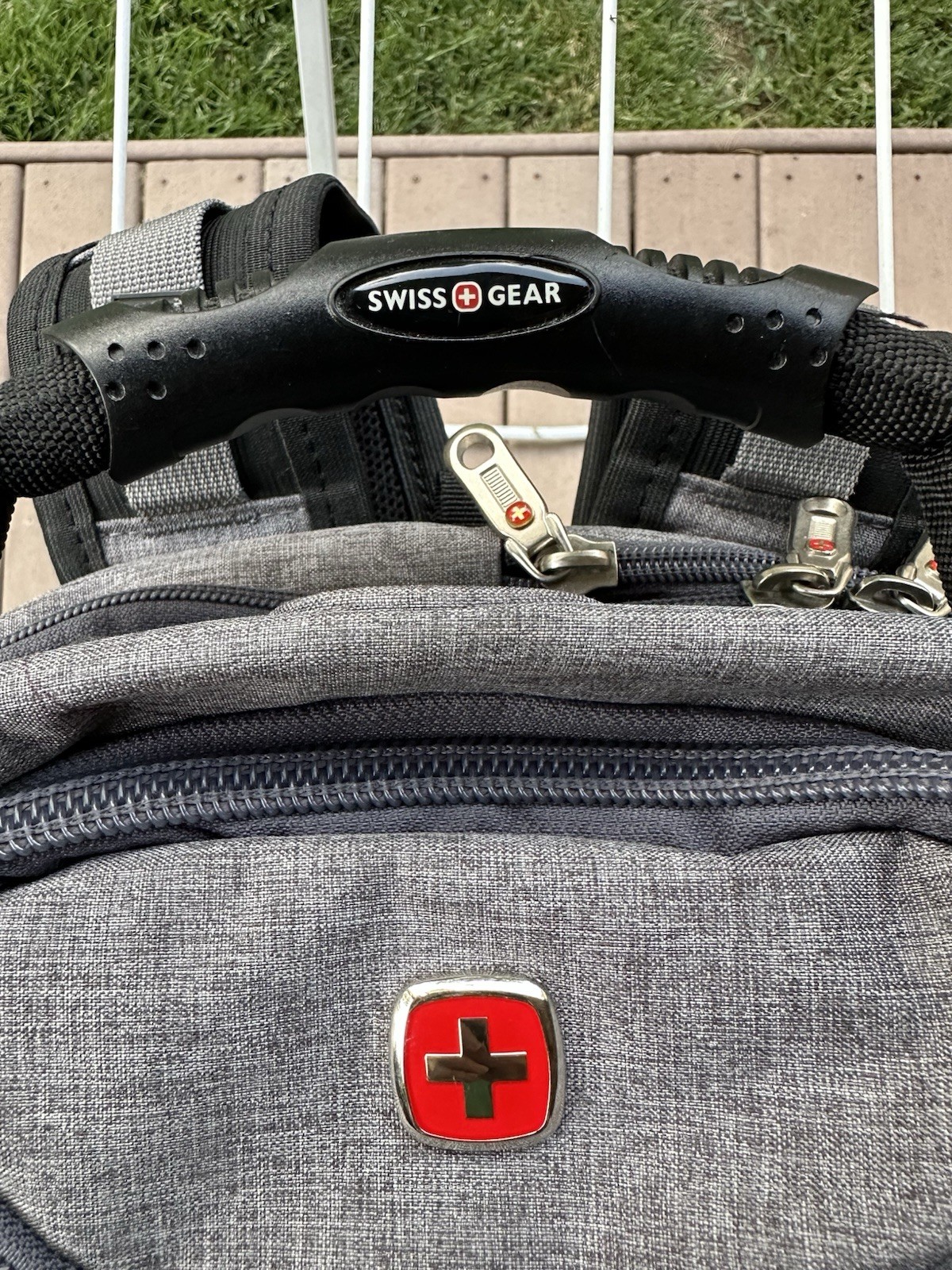 SwissGear 1900 Scansmart TSA Friendly 17 Inch Laptop Backpack – Gray/Heather