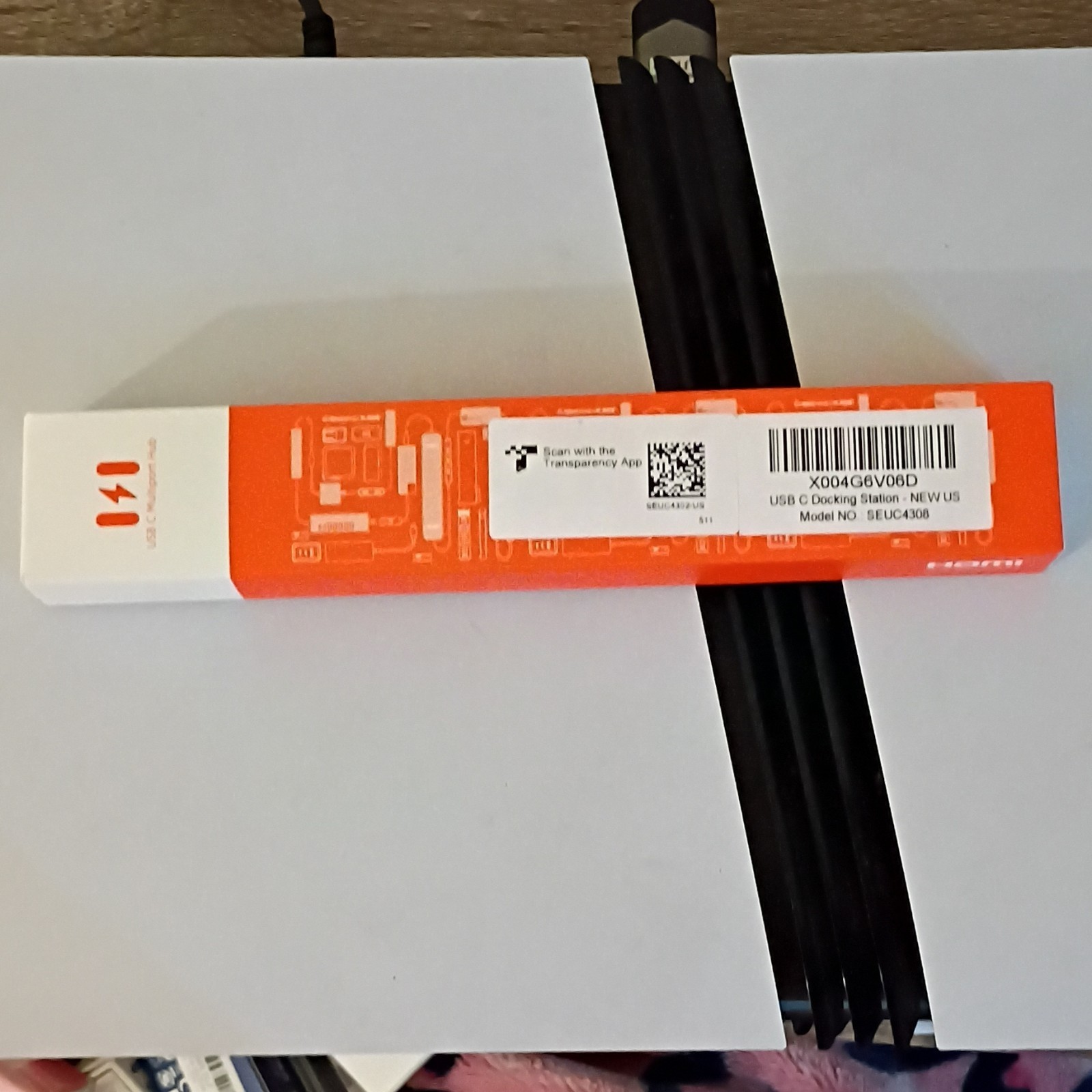 Lenovo USB-C Docking Station SEUC4308/X004G6V06D w/ Built-In USB Port
