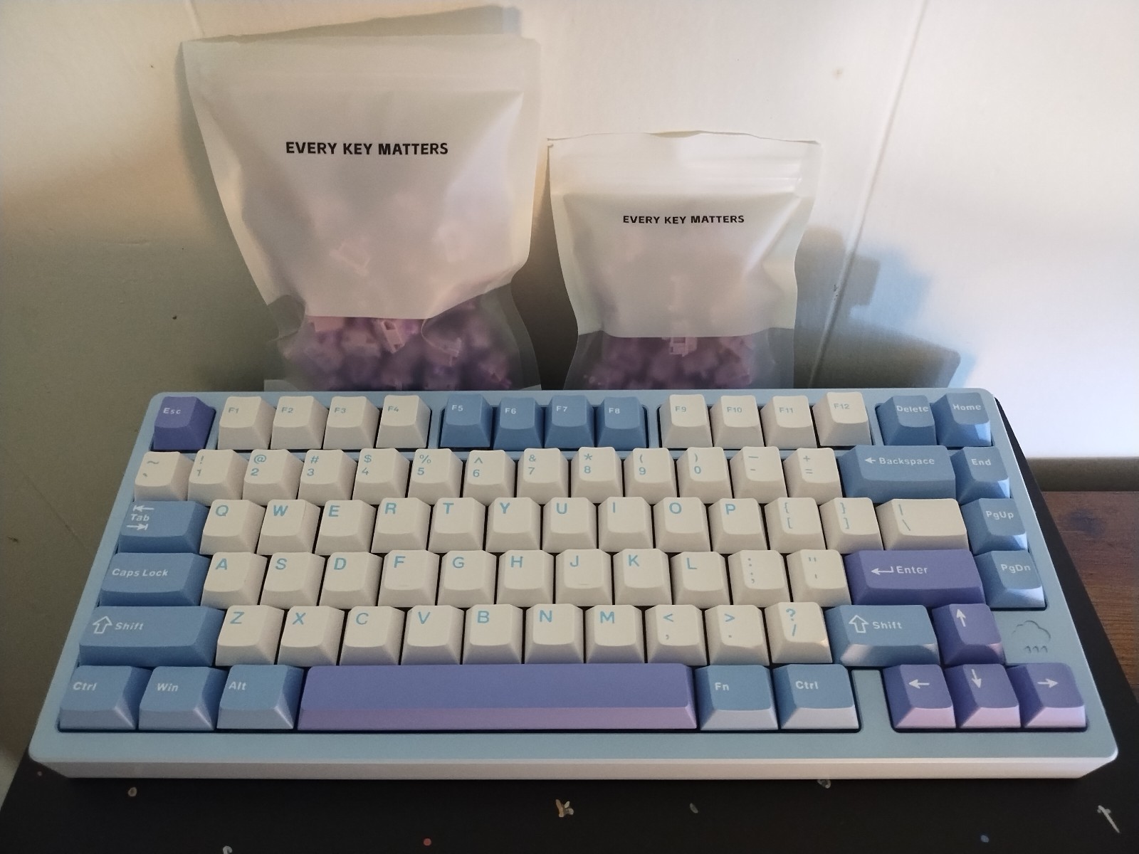 HMX Violet Linear Switches (84 PCs) W/Rainy75 Blue Stock Keycaps (81 PCs)