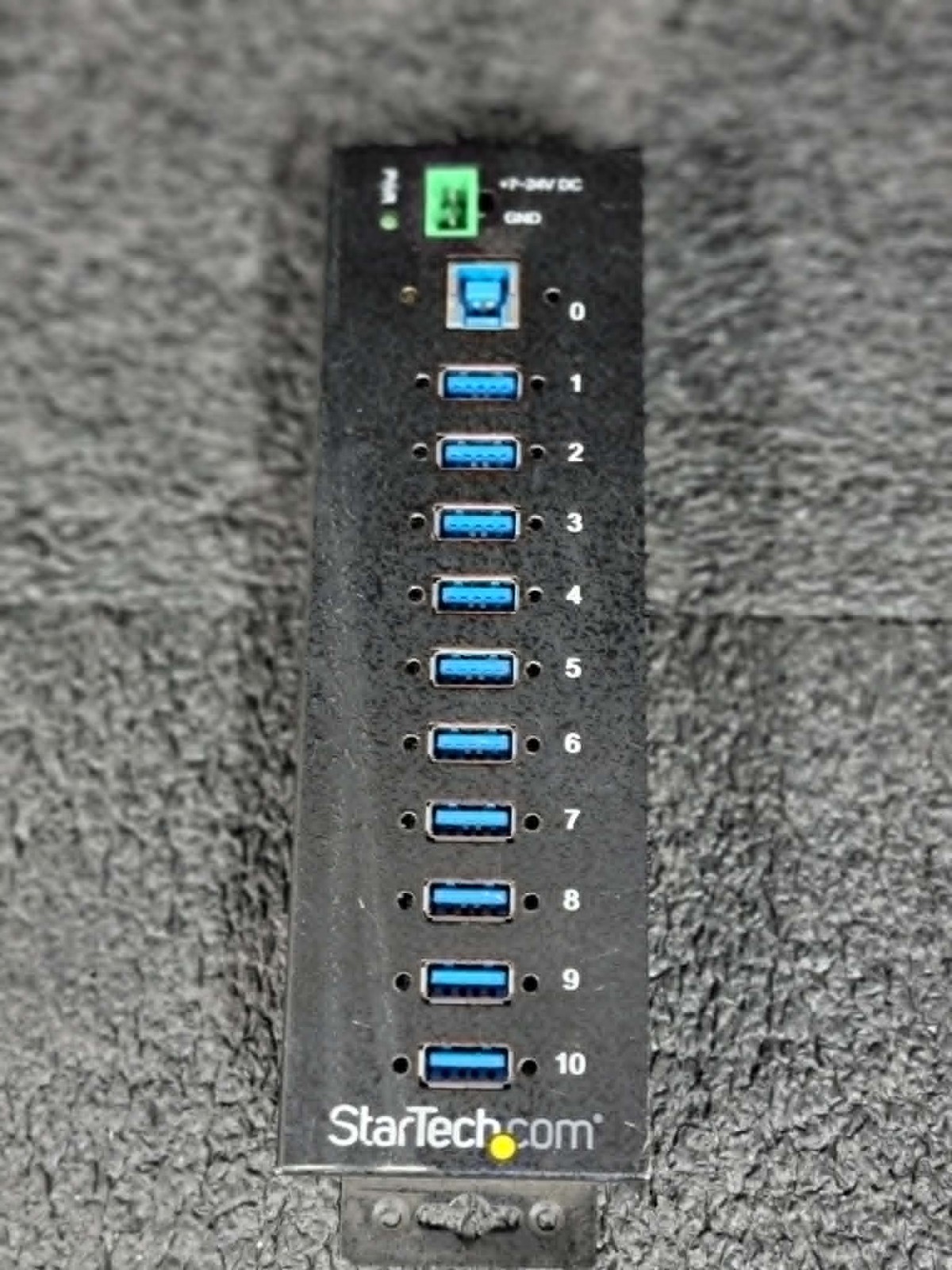 StarTech.com ST1030USBM 10-port industrial 5Gbps USB 3.2 Gen 1 USB 3.0 hub