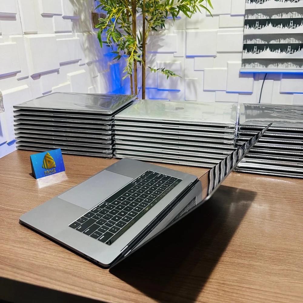 MacBook Pro 16″ 16GB RAM 512GB SSD OSX TAHOE Radeon Pro 5300M – 1 Year Warranty