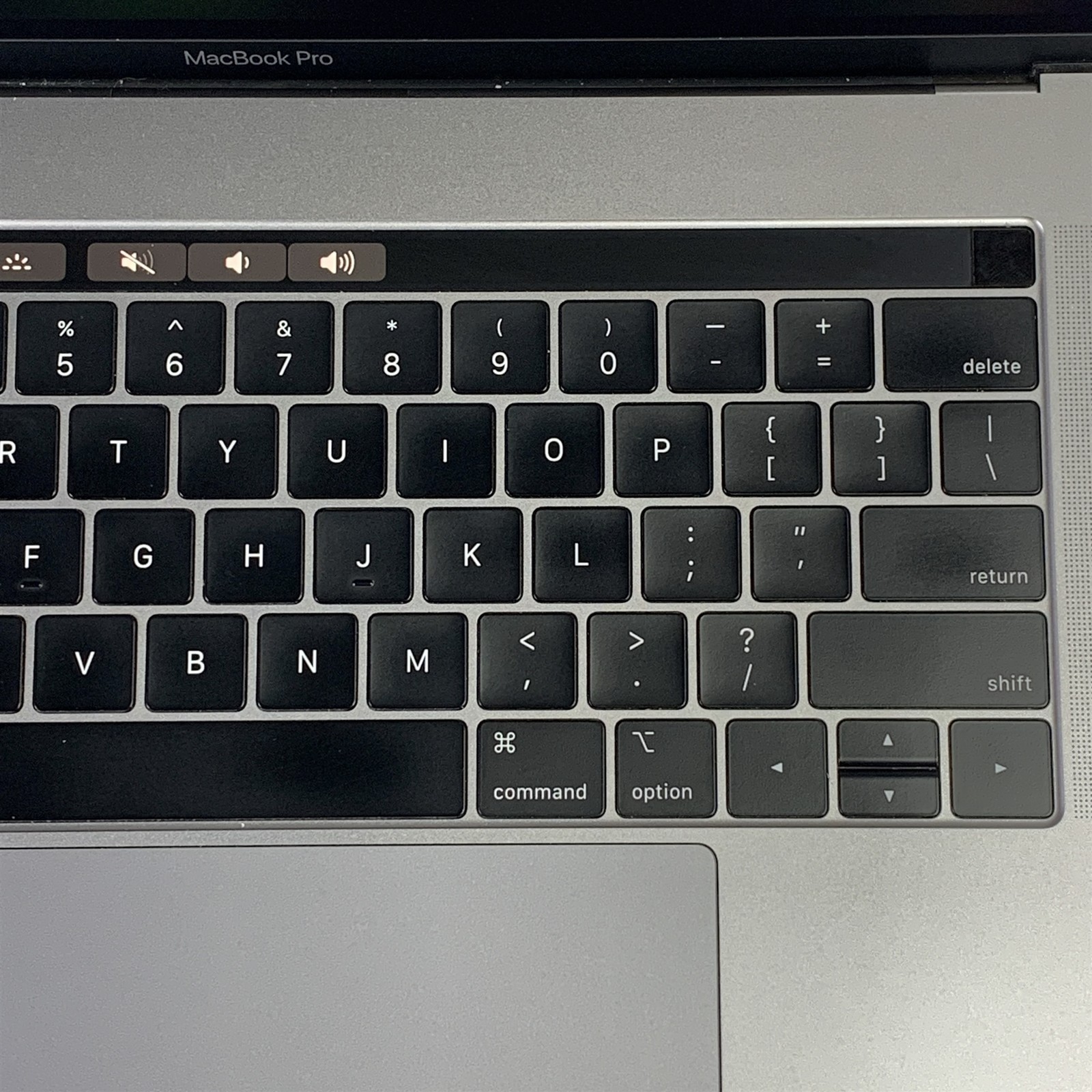 Apple MacBook Pro A1990 15″ 2019 Laptop Oct Core i9-9980HK 2.4GHz 16GB 500GB SSD