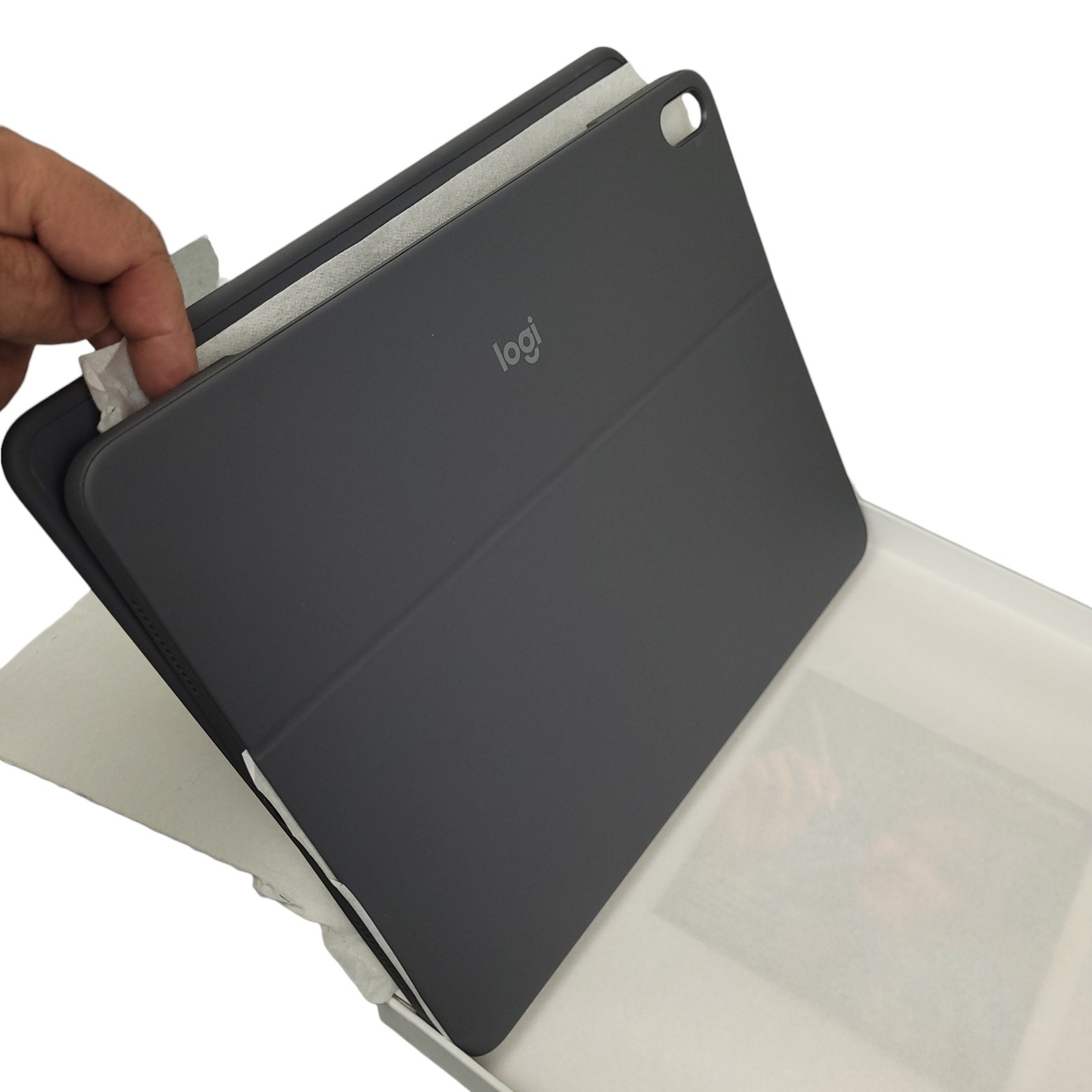 Logitech Combo Touch iPad Air 13 Inch Keyboard Case M2 (2024) Gray New Open Box