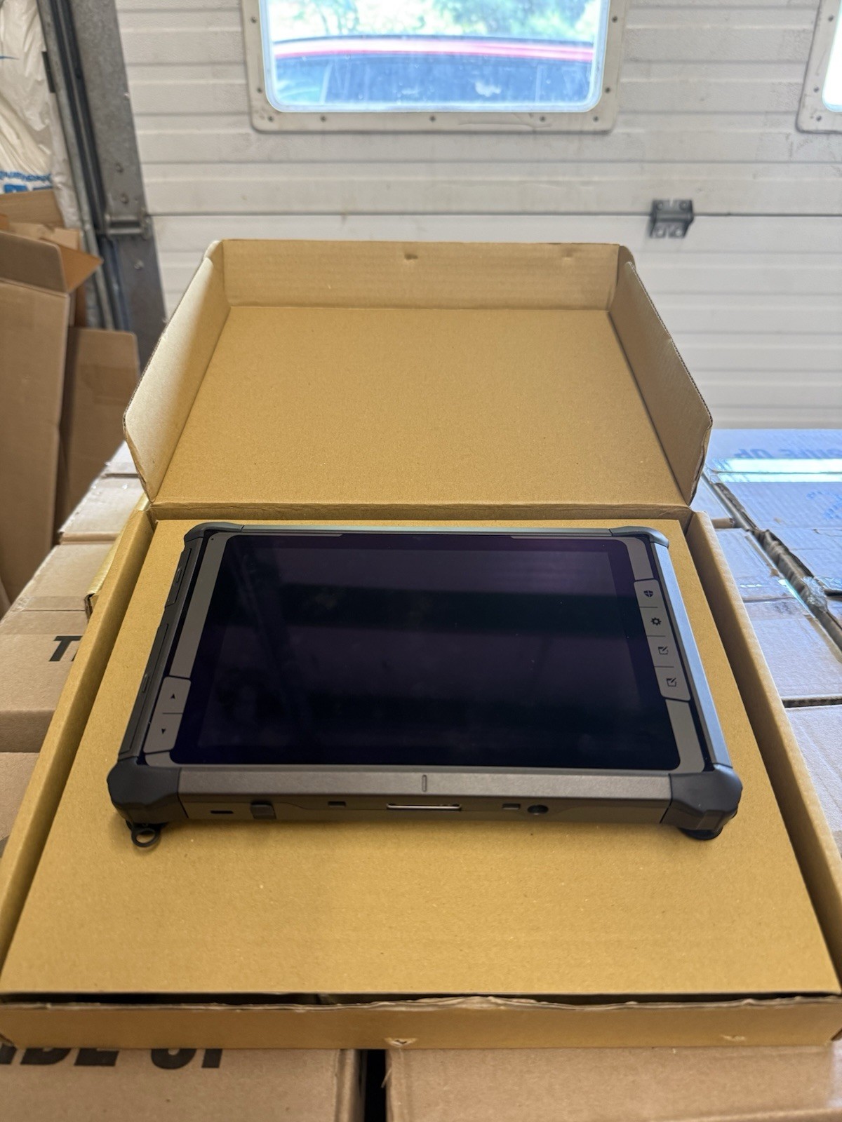 DT Research DT382GL Rugged Tablet 8” Win 10 Intel Pentium 8GB 256GB SSD IMEI