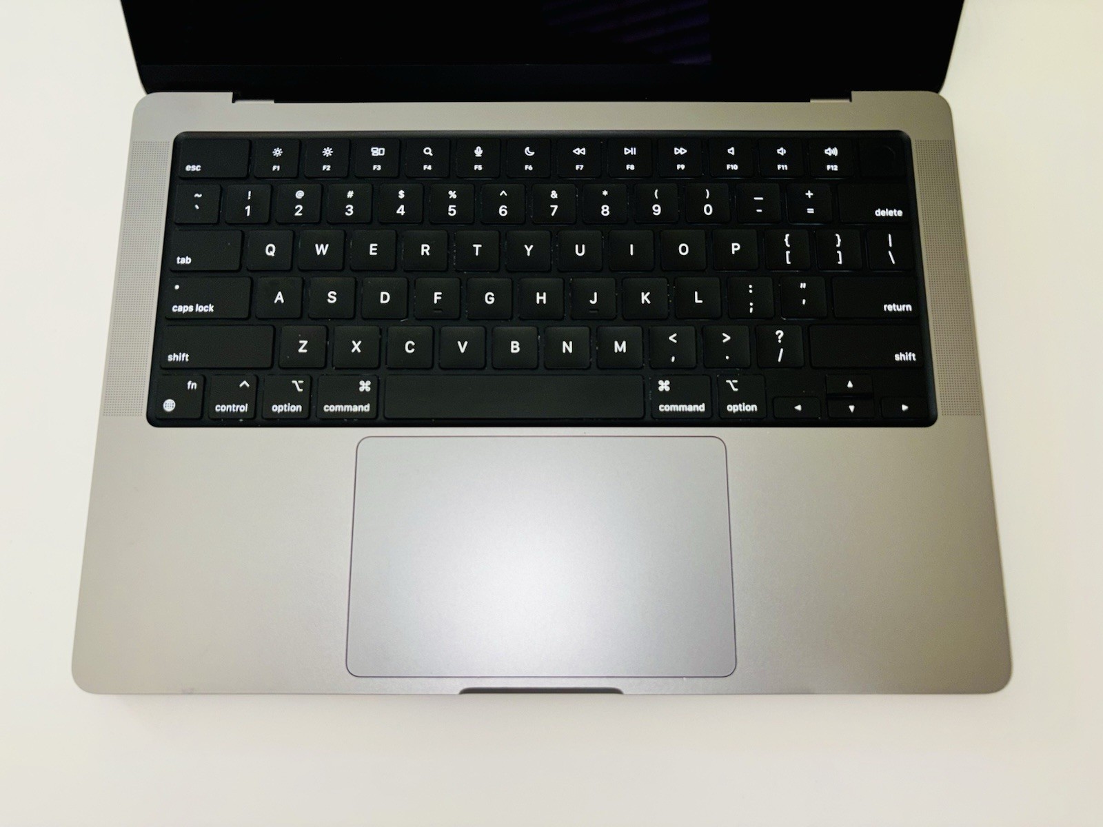 Apple MacBook Pro 2021 14in M1 Pro 8 CPU 14 GPU 16GB RAM 512GB SSD Excellent