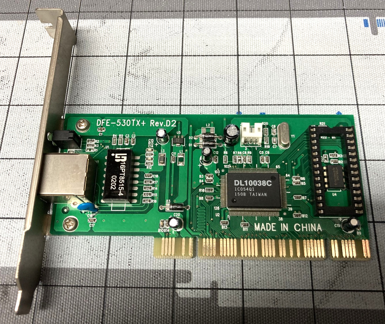 Intel Pentium 4 – 2.8Ghz w/ CPU Cooler, PCI Network Card, DDR2 RAM and Extras