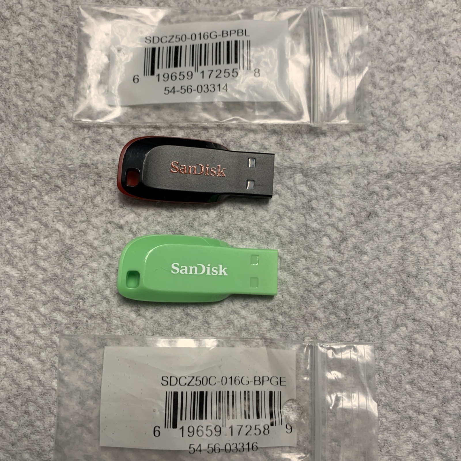 SanDisk Cruzer Blade 16GB Flash Drive Memory Stick 2 Pack USB 1 Red 1 Green