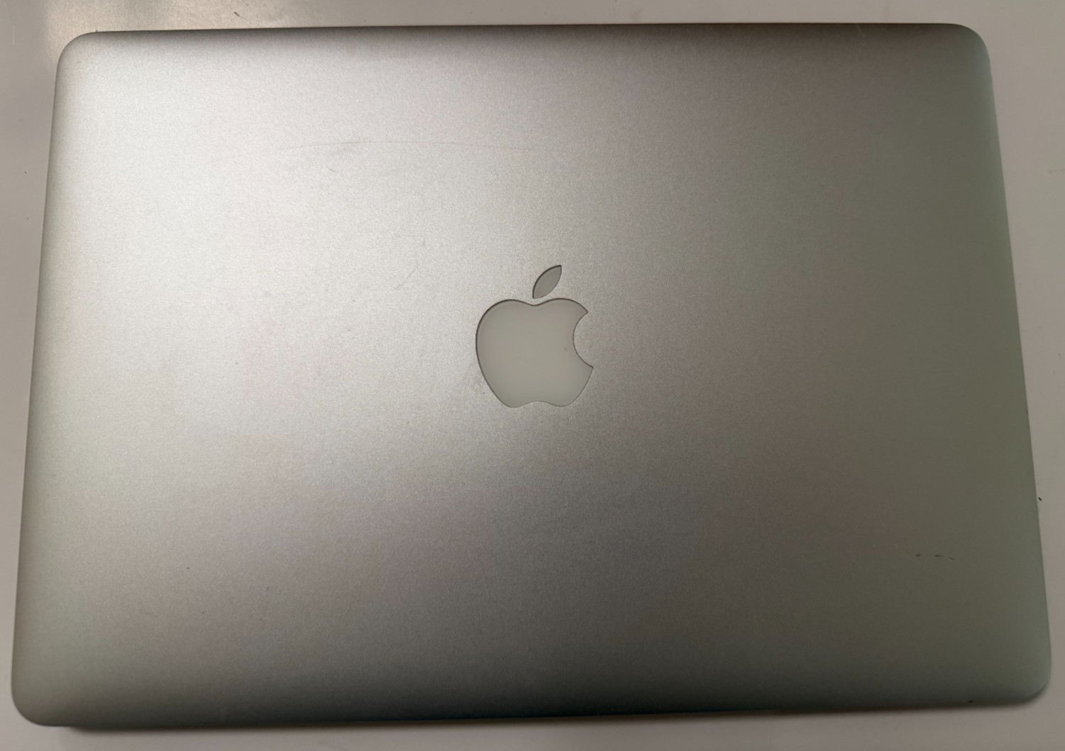 Apple MacBook Air 13″ (128GB SSD, Intel Core i5 5th Gen., 1.6 GHz, 8GB) Laptop