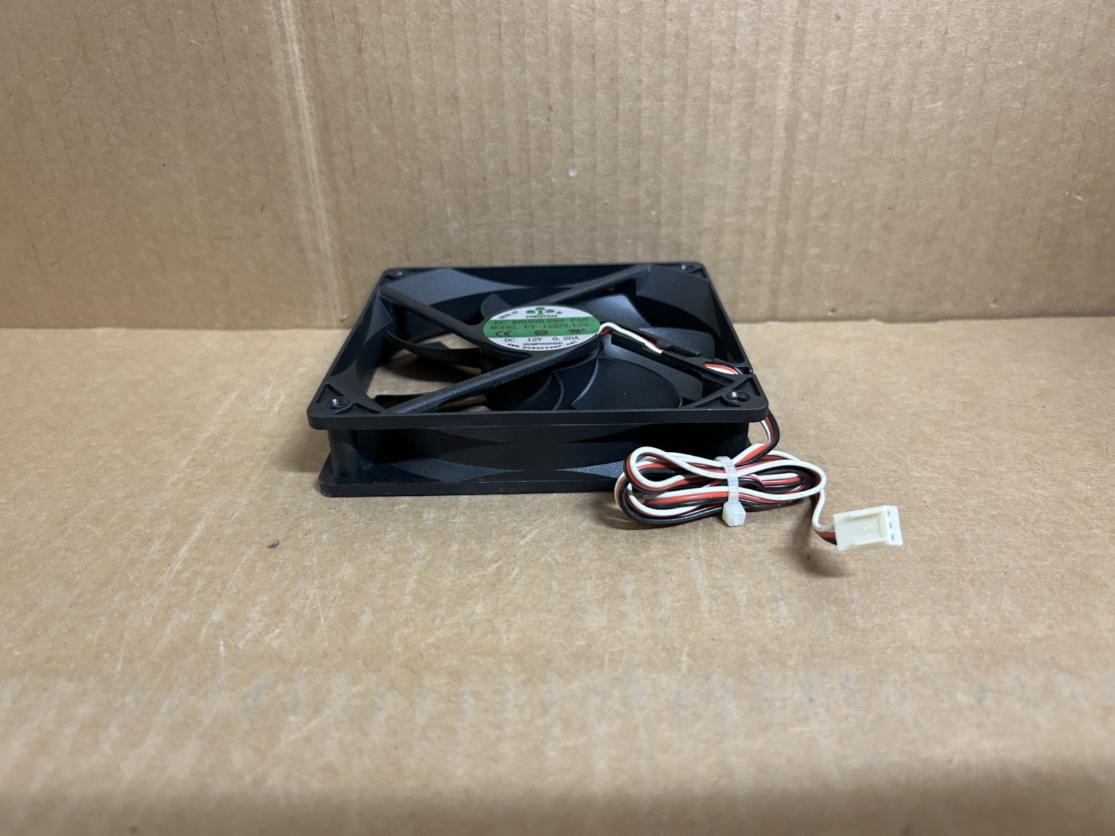 POWERYEAR PY-1225L12S DC12V 0.20A 12CM 12025 2-wire cooling fan