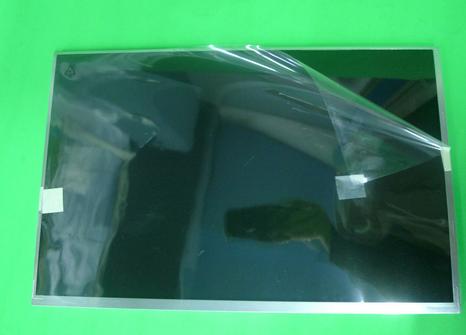 Dell Latitude E6500 Precision M4400 LCD Screen WXGA LP154WP2 (TL)(C2) FM041