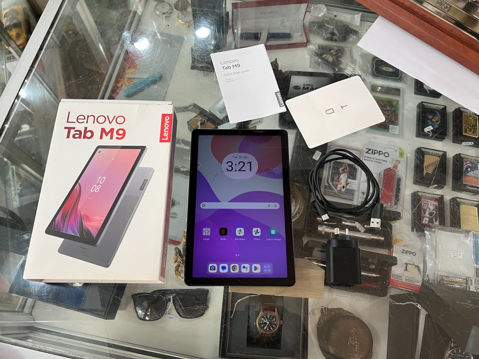LENOVO TAB M9 64GB IN BOX IN ARCTIC GREY (TB310FU) WIFI ONLY / CRACKED SCREEN