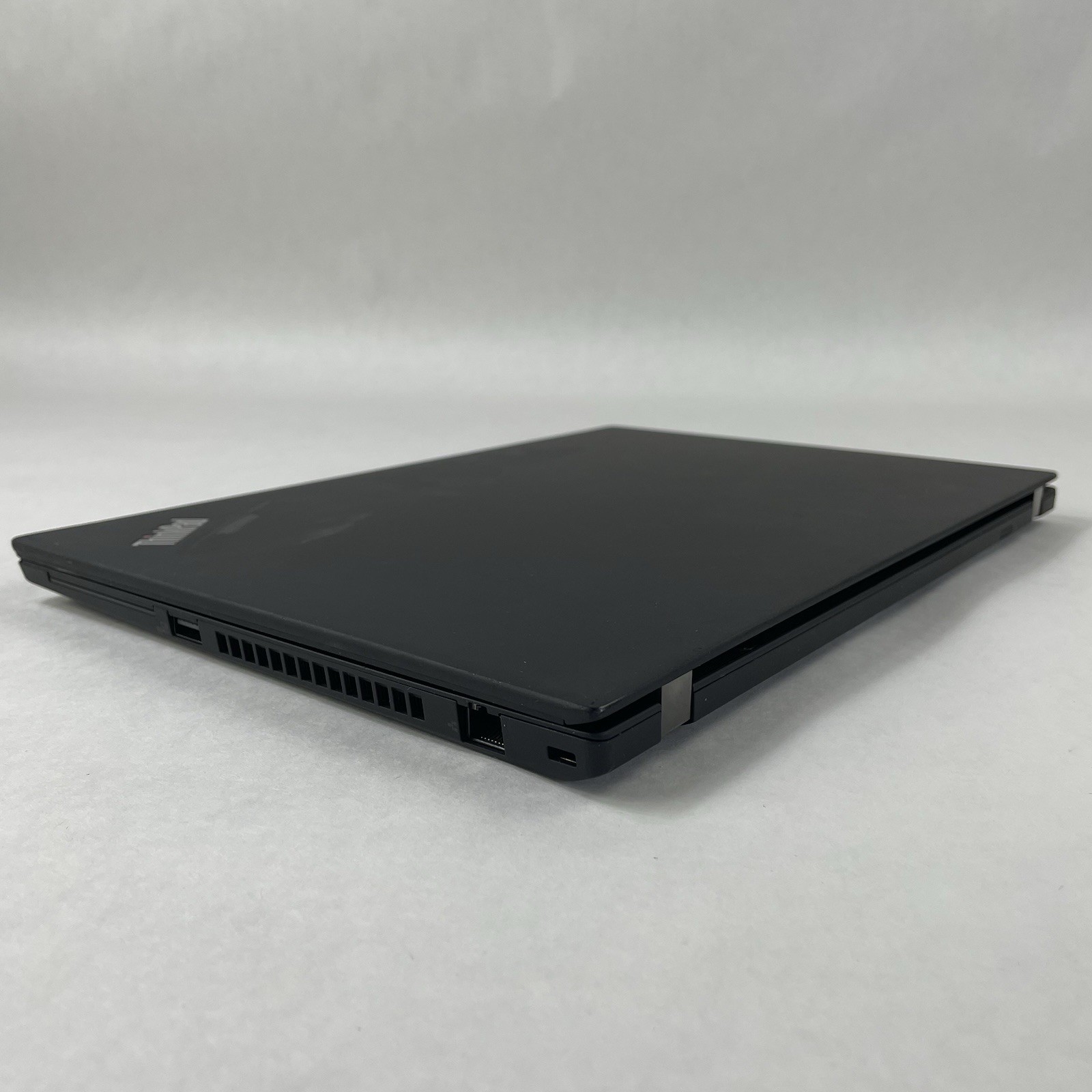 Lenovo ThinkPad T490 14″ i5-8365U 1.60 GHz 8 GB RAM No SSD/OS/AC – Chipped Palm