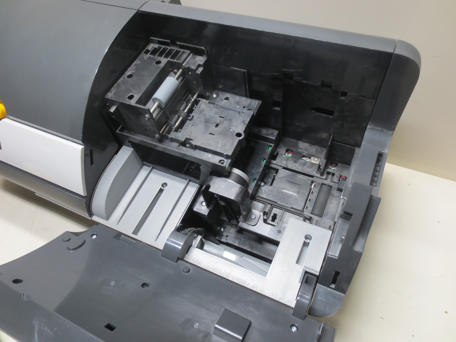 Zebra ZXP Series 7 ID Card Printer, Z71-0M0C0000US00 – Tested Working