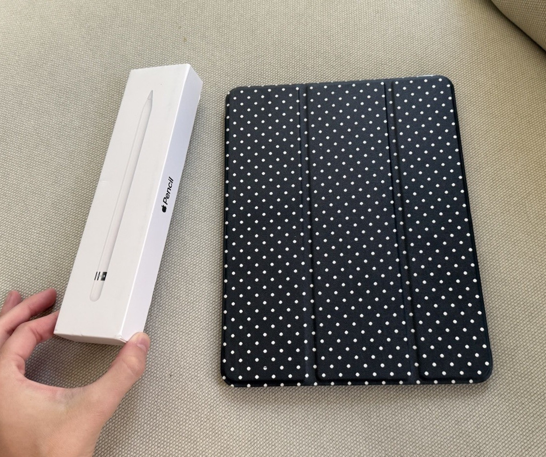 Apple iPad 6th Gen 128GB Silver 9.7in Wi‑Fi Tablet iPadOS MR7K2LL/A