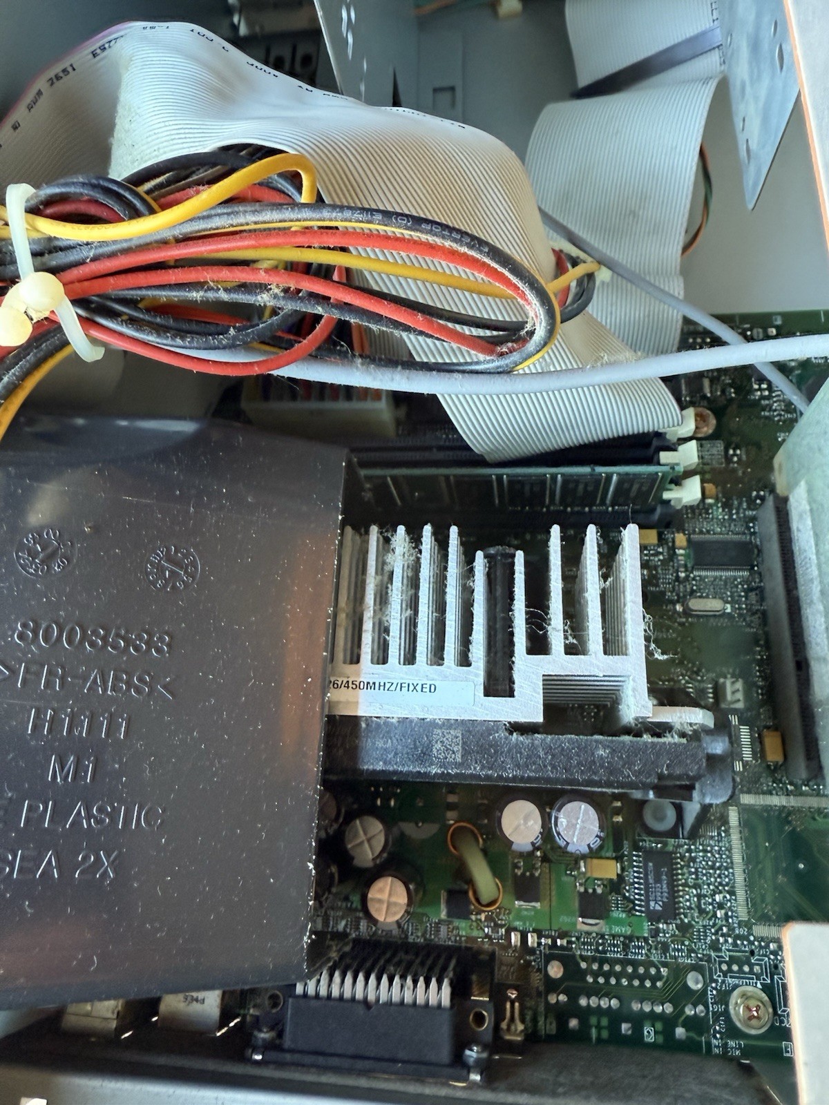 Gateway TBR3 450 PIII Computer Pentium III 450MHz 128MB RAM – No HDD/OS