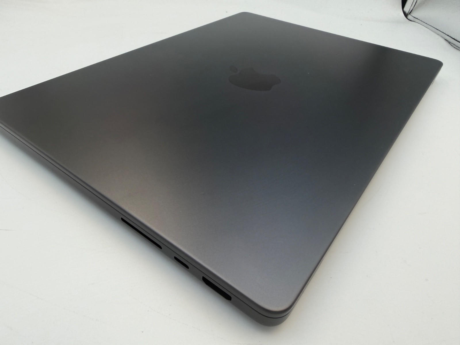 MacBook Pro 14 2023 M3 Pro 12-Core / 18-Core GPU 36GB 1TB Space Black A2992