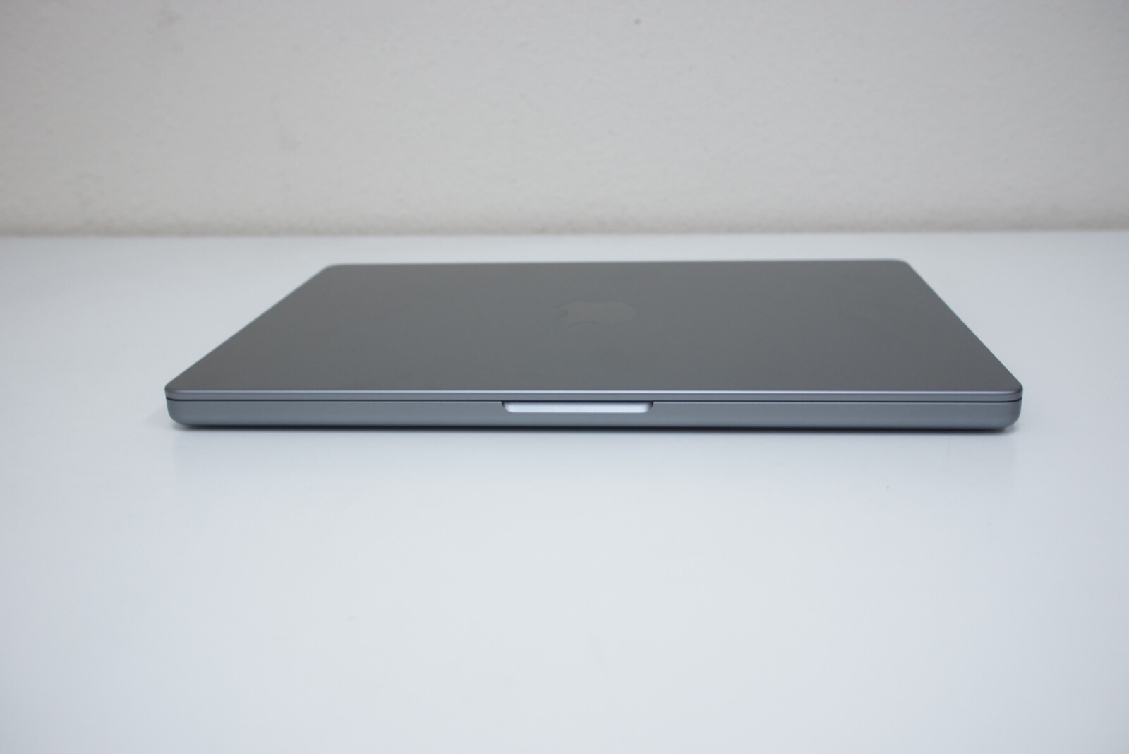 Apple MacBook Pro 2021 14 Inch 3.2 GHz Apple M1 Pro 512GB SSD 16GB RAM 16C GPU
