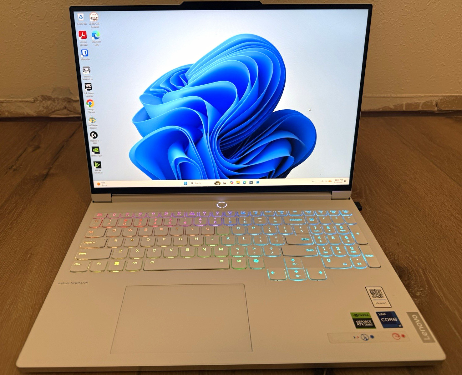 Lenovo Legion 7i 16” Gaming Laptop — Glacier White | RTX 4070 | i9 | 32GB RAM