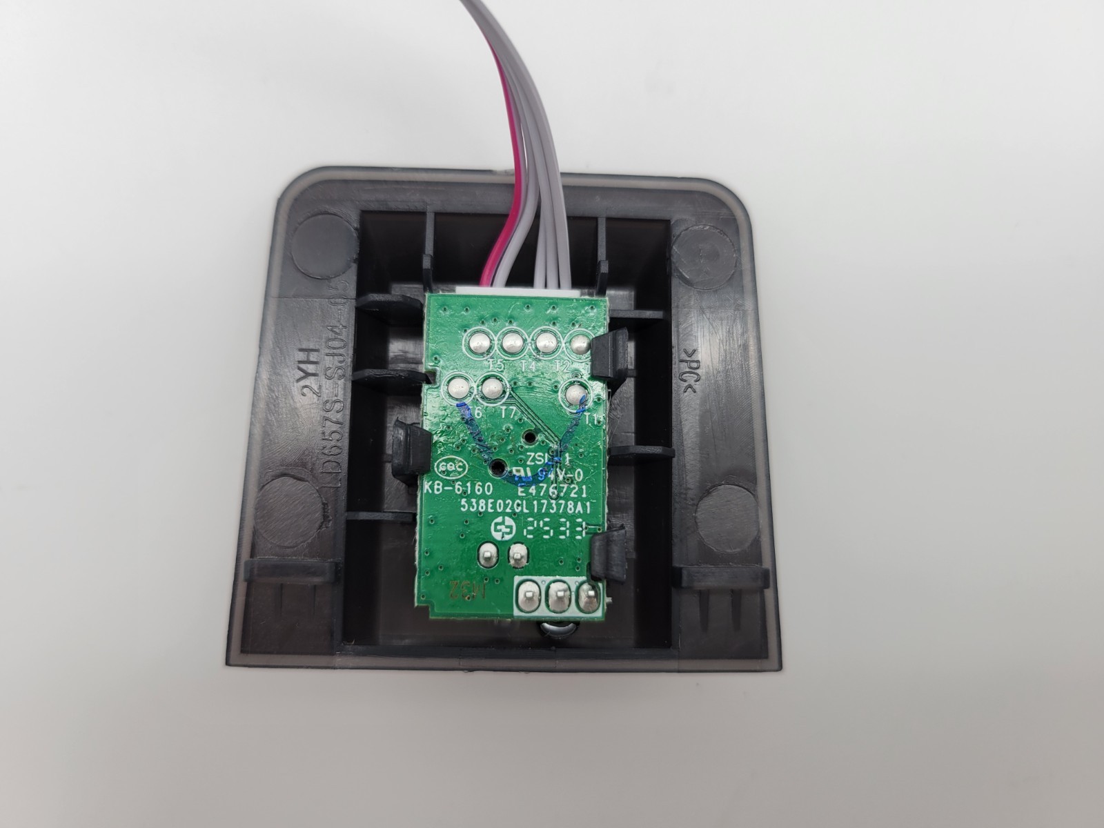 Button Control Panel For Roku Smart TV – 32-Inch Select Series