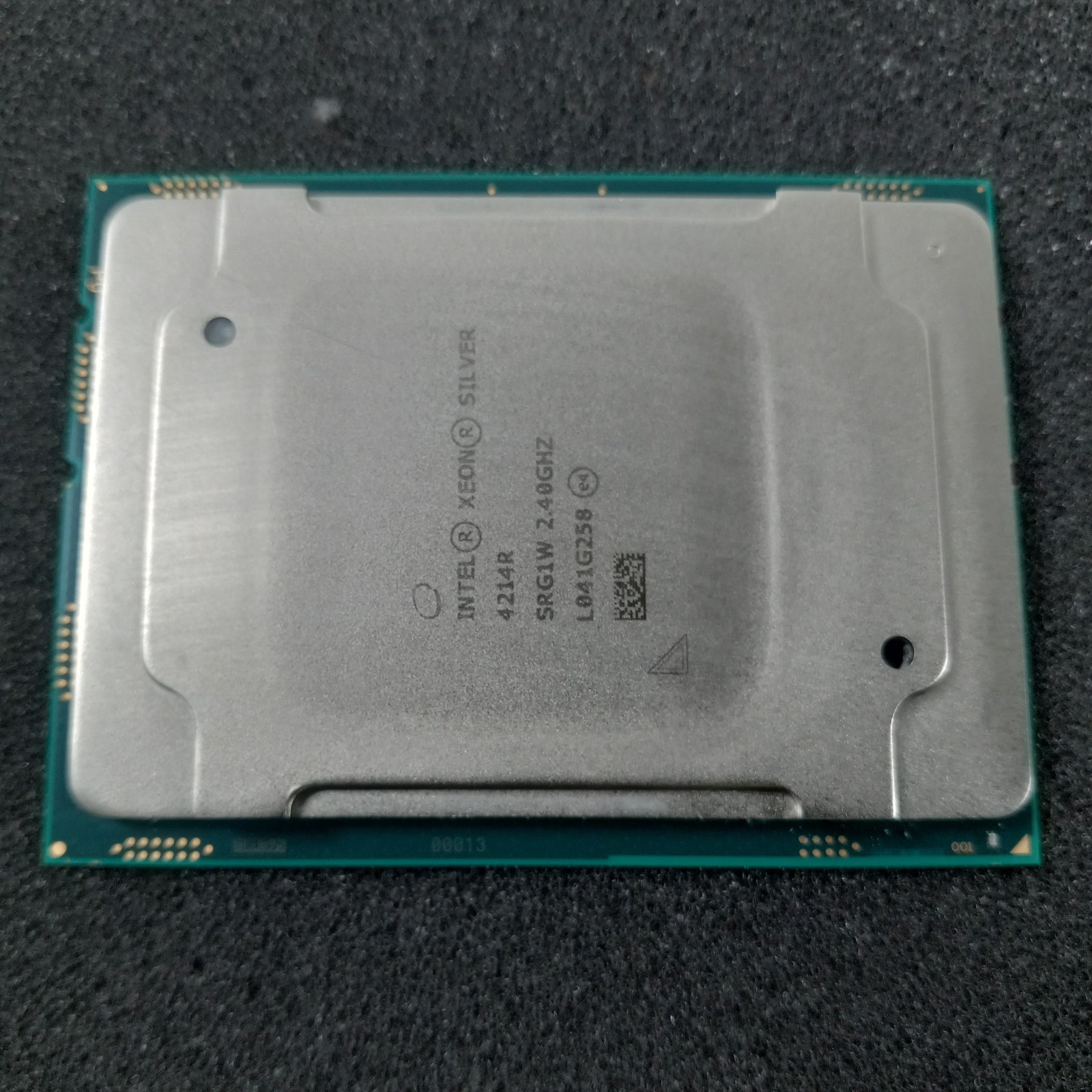 Intel Xeon Silver 4214R SRG1W 2.40GHz 12-Core Processors LGA3647 LOT OF 2