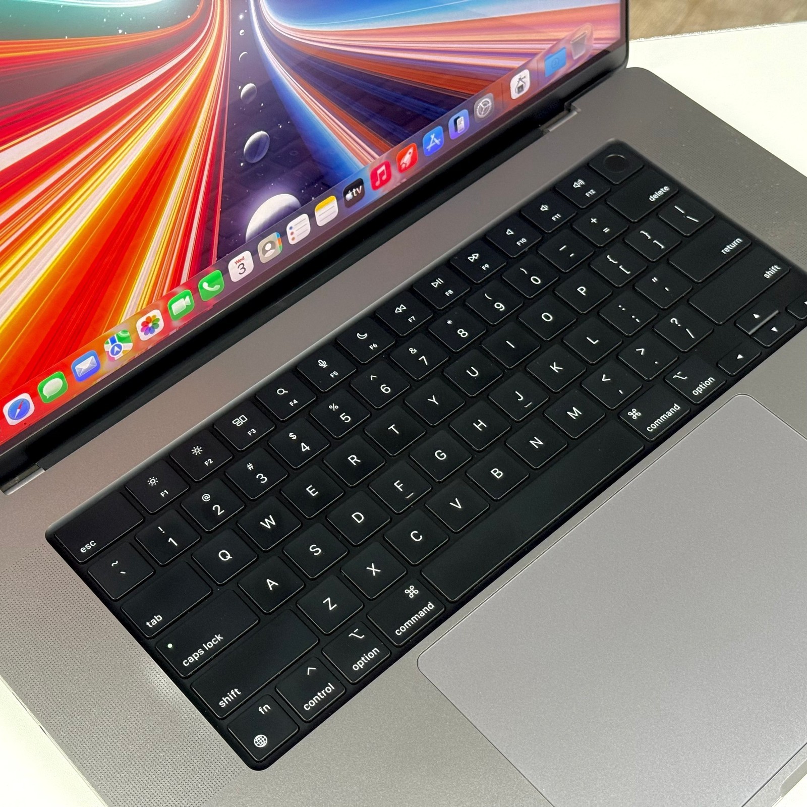 EXCELLENT MacBook Pro 16″ 2021 M1 Pro 10-CPU 16-GPU 16/512 Tahoe 2025 + WARRANTY
