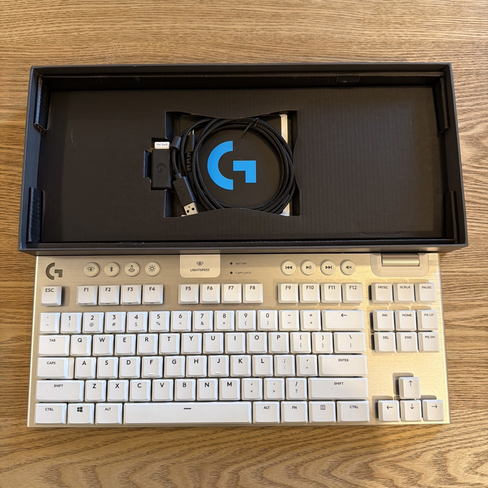 Logitech G915 TKL Wireless Gaming Tactile Keyboard, US International – White