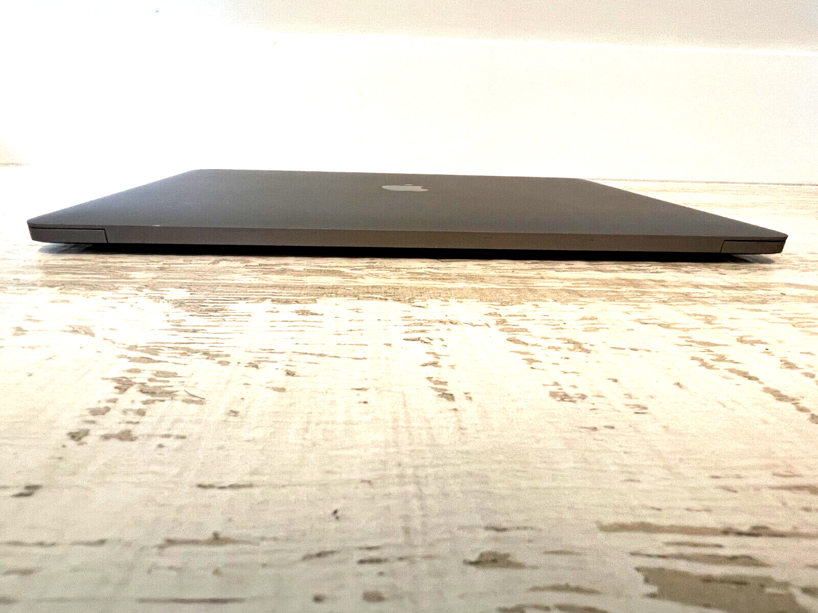 Apple MacBook Pro 15″ Touch Bar 256GB SSD 16GB i7 Ventura Space Gray – Warranty
