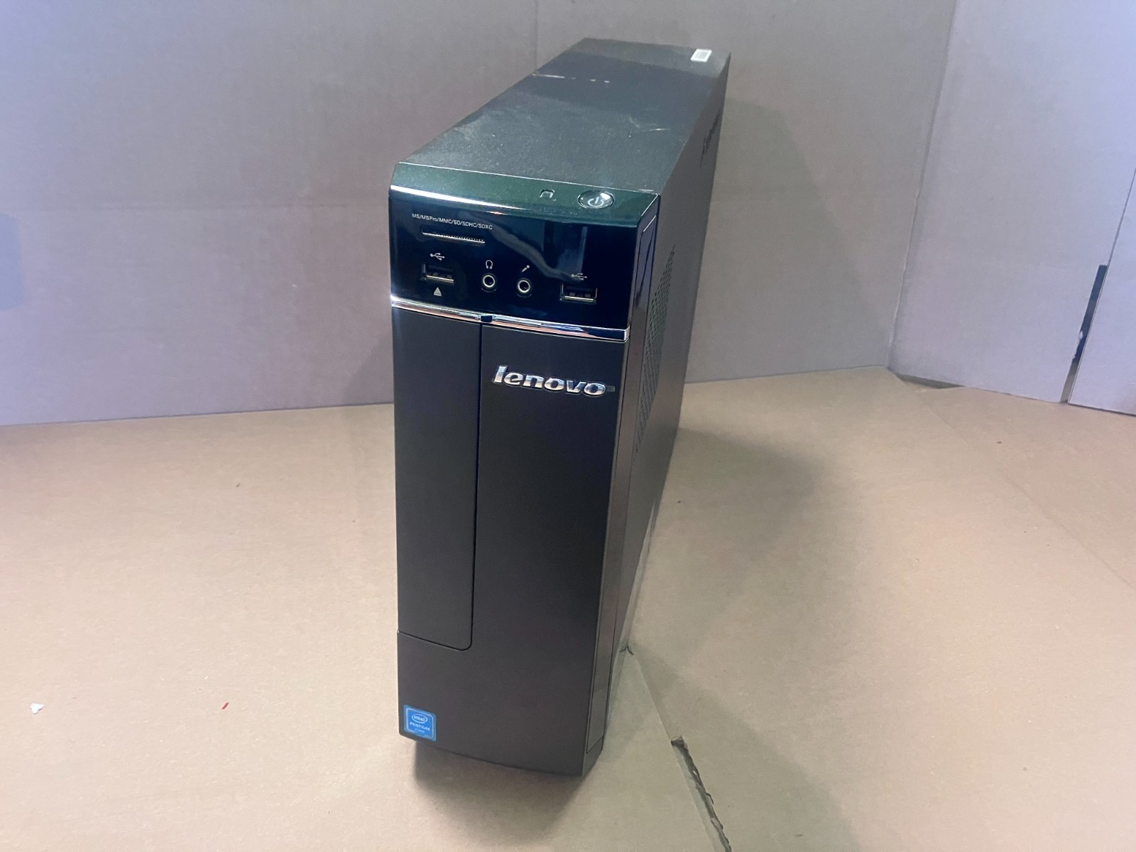 Lenovo 90DQ004GUS 500GB Hdd, 4GB Ram Windows 10