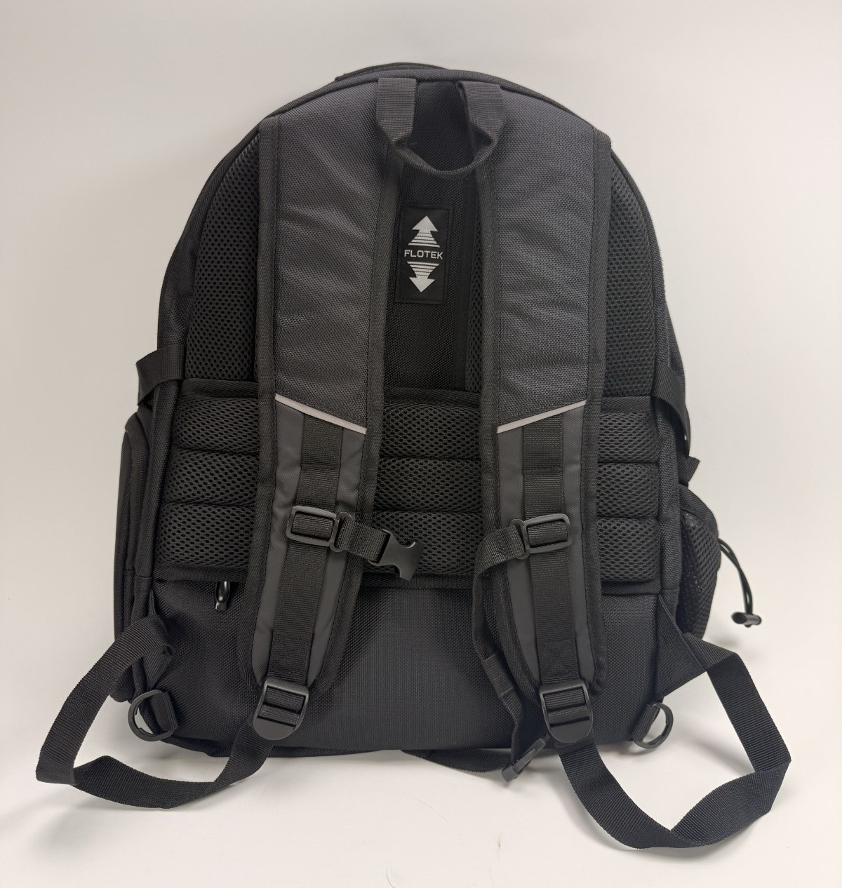 Traveler’s Choice 19″ Direct Multi-Pocket Laptop Backpack, Expandable, Padded