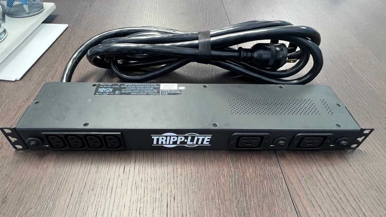 Tripp Lite PDU1230, 30A, 20 Outlets (16 C13 & 4 C19), 200/208/240V