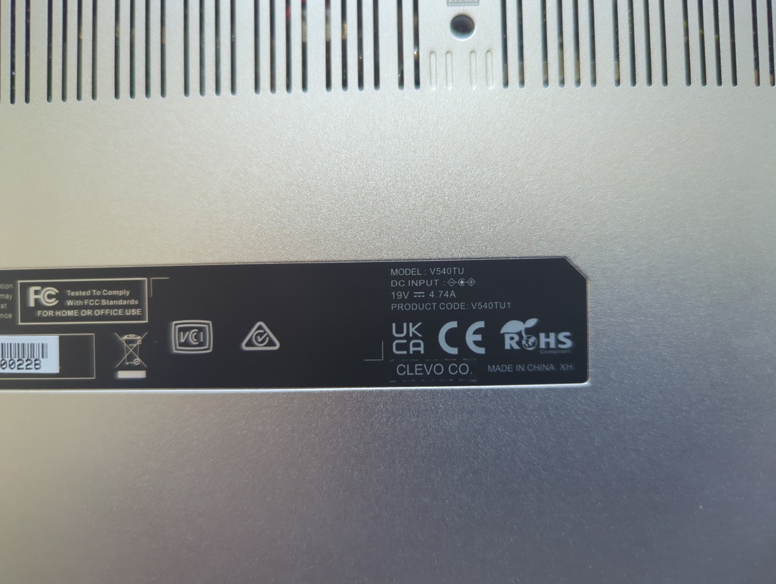 Privacy Academy 14” Laptop: CLEVO, Intel Ultra Core 5 CPU, 1TB SSD, 32GB RAM