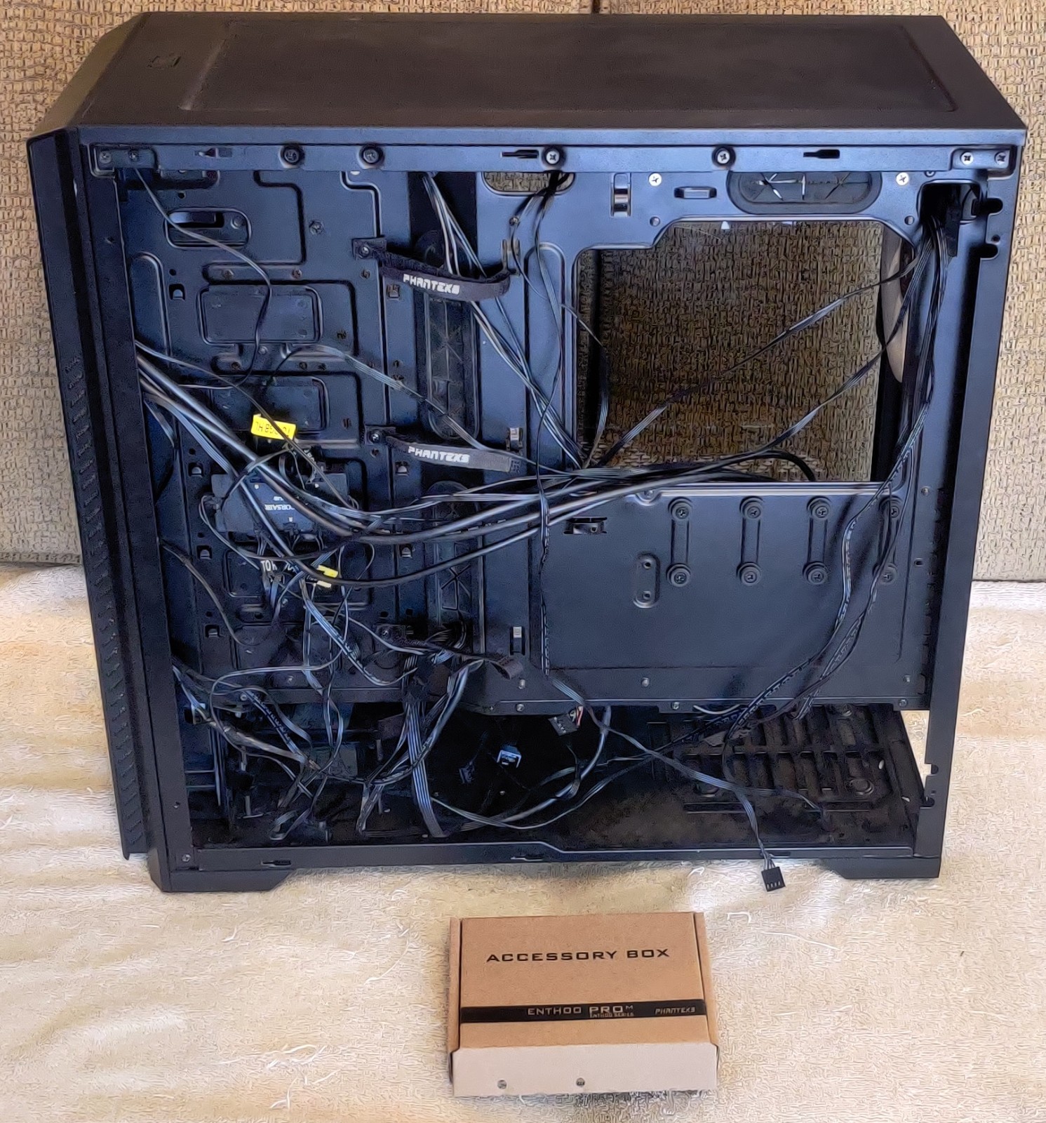 Phanteks Enthoo ProM Black Tempered Glass Edition Mid-Tower w/ Corsair Case Fans