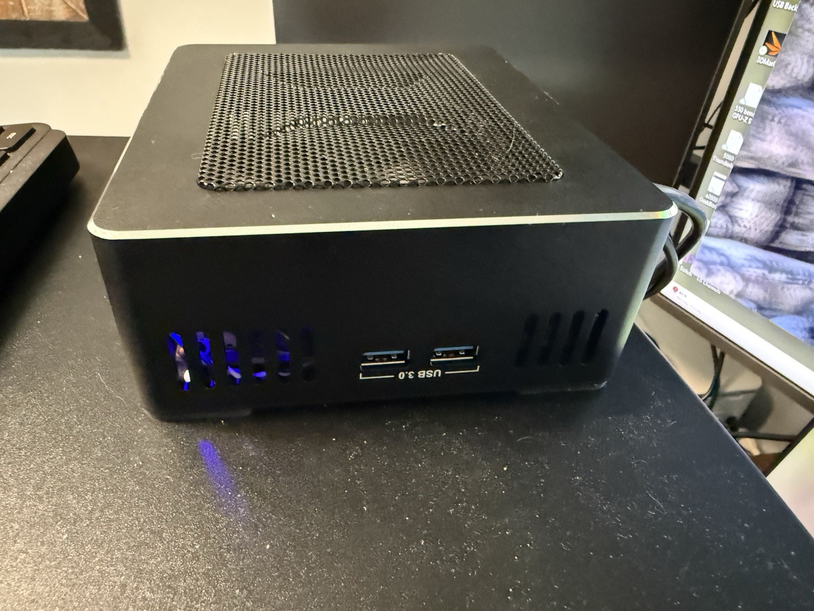 Thunderbolt eGPU Dock – AMD Radeon RX 6600 XT w/ Ethernet and USB 3