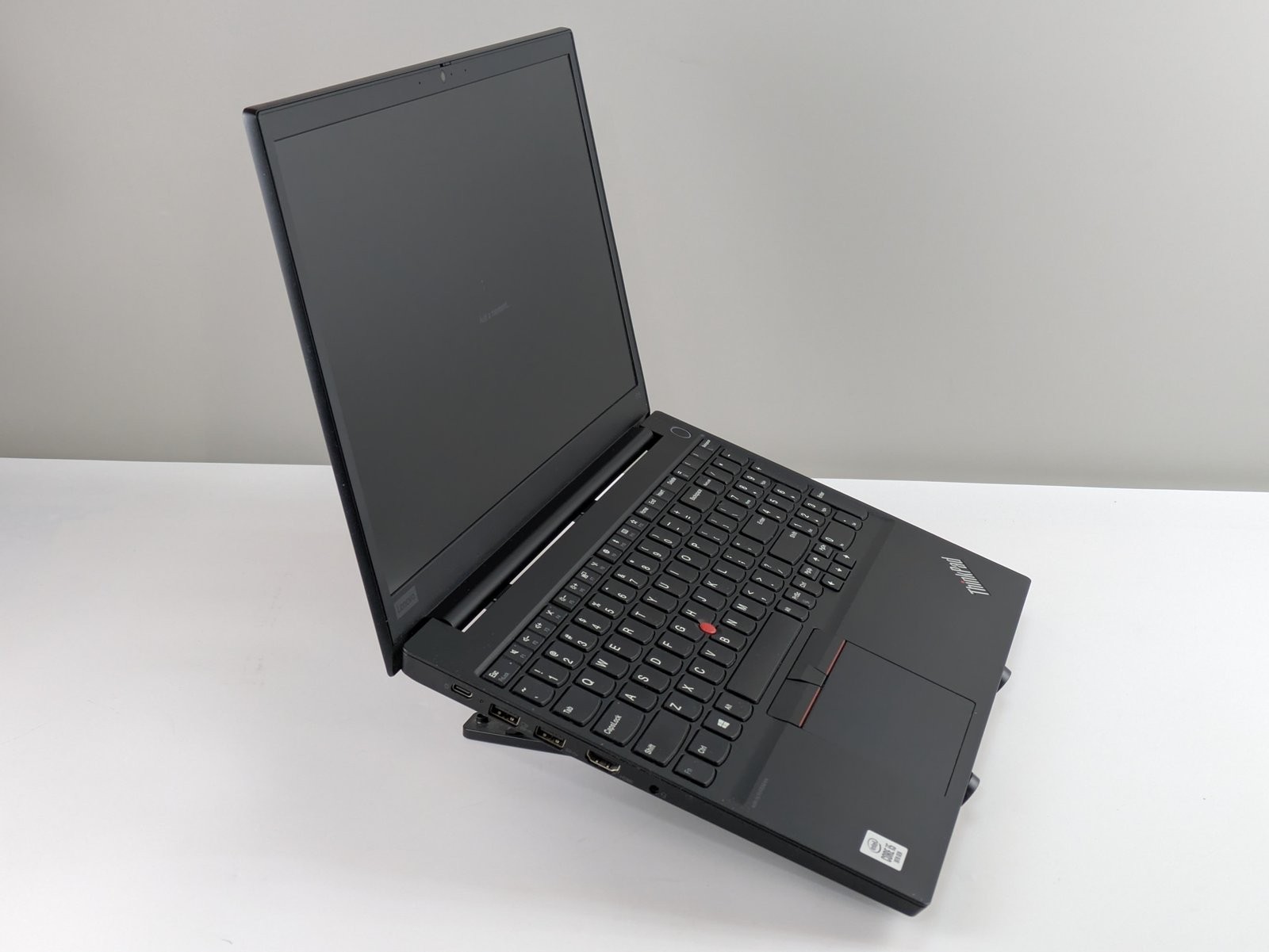 Lenovo ThinkPad E15 Gen 1 15.6″ i5-10210U 8GB RAM 1TB + 256GB SSD FHD W11P