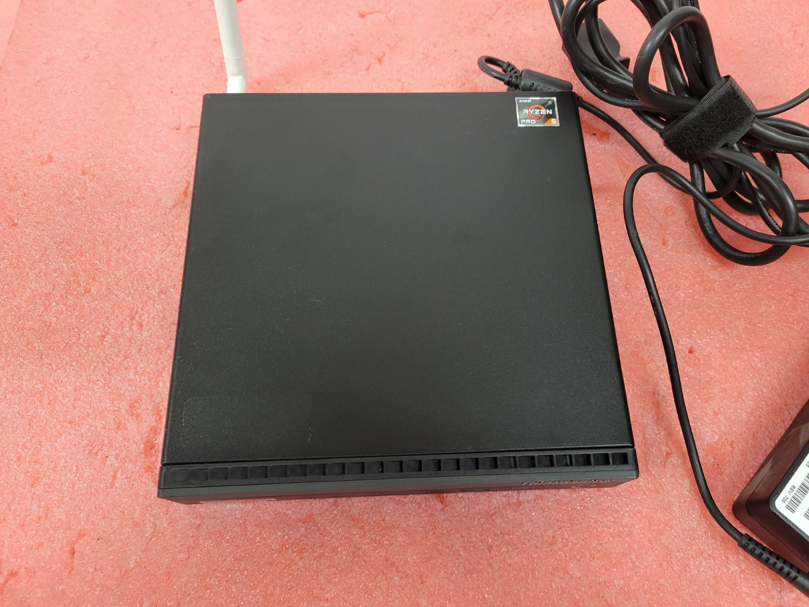 Lenovo ThinkCentre M75q Gen 2 Ryzen 5 Pro 5650GE 16GB RAM 256GB SSD w/PA | C1240