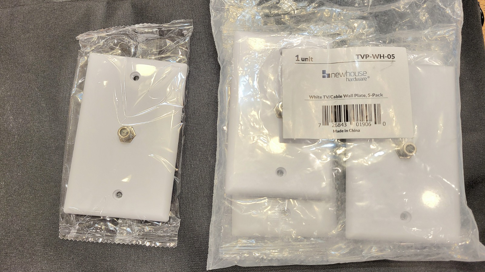 TV/Cable – 5 Wall Plates Newhouse Hardware, 2.75 x 4.5 in. w F-Connector, White