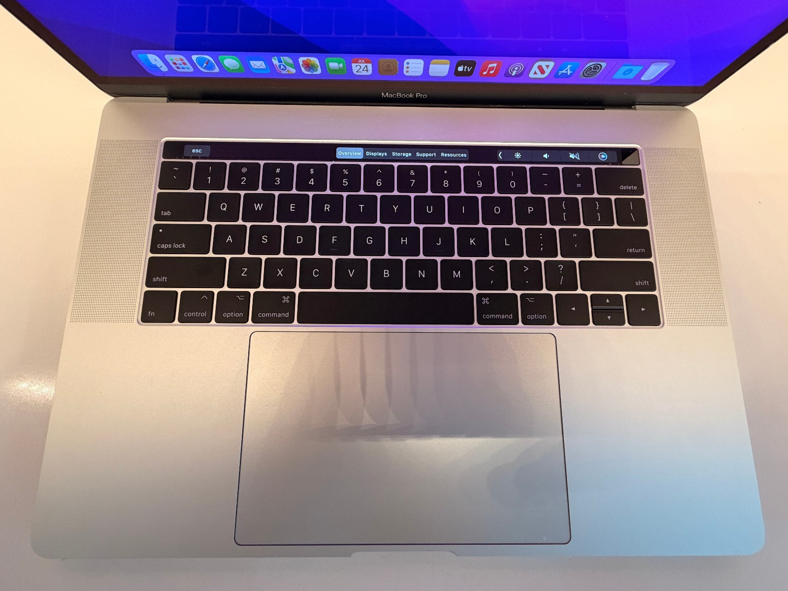 MacBook Pro 15″ 2016 – i7 2.7GHz, 16GB RAM, 1TB SSD, Radeon Pro 460 (Very Good)