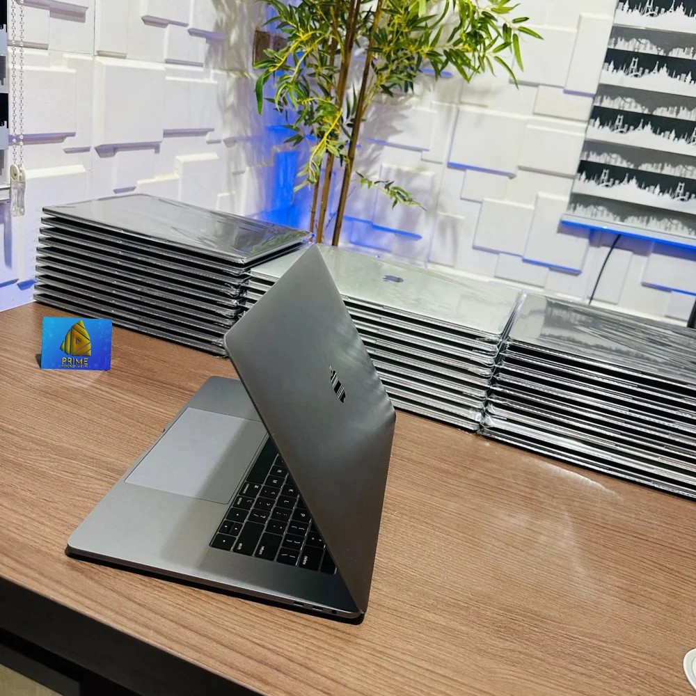 MacBook Pro 16″ 16GB RAM 512GB SSD OSX TAHOE Radeon Pro 5300M – 1 Year Warranty